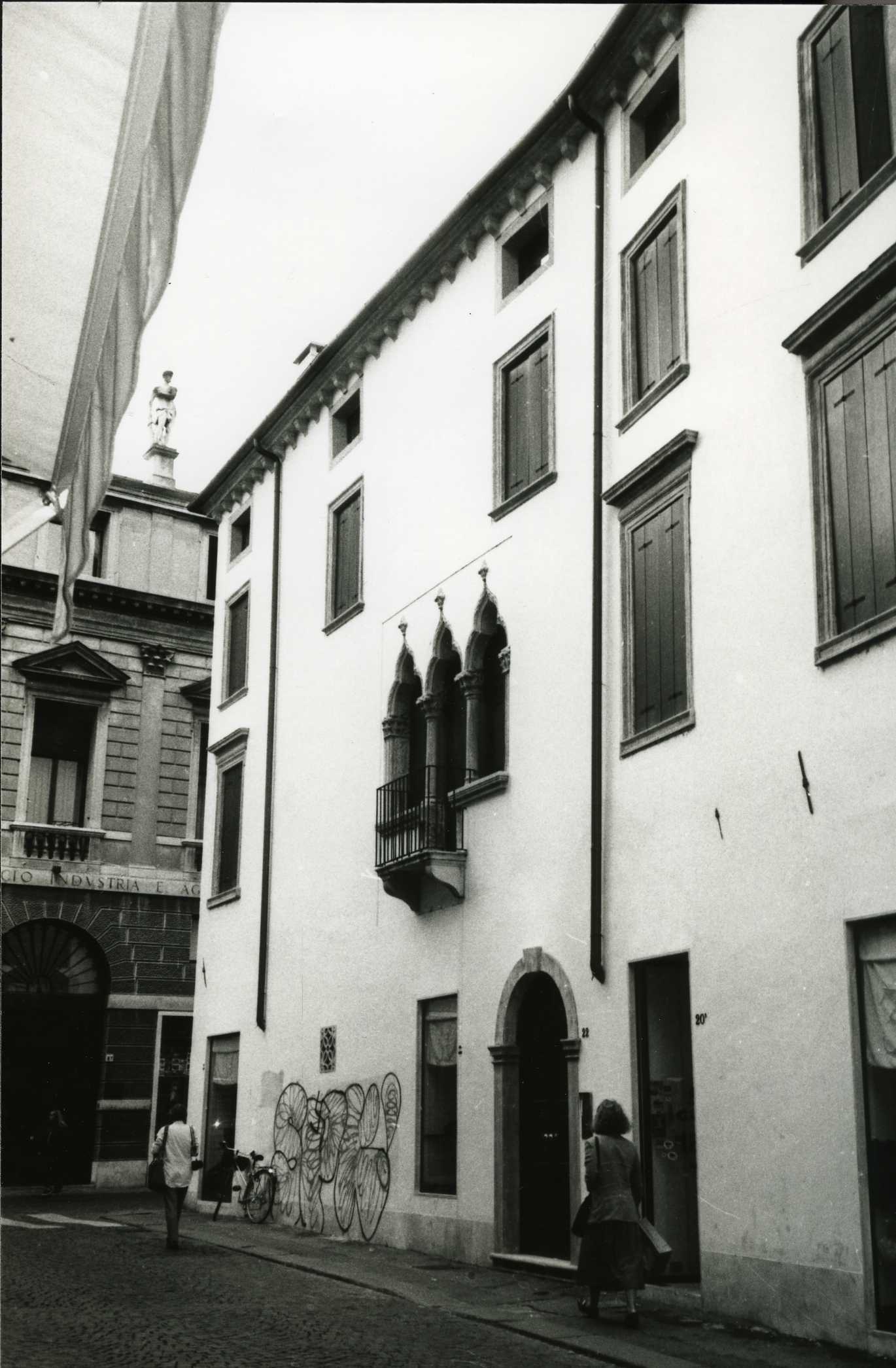 Casa del Corso (palazzo, nobiliare) - Vicenza (VI)  (XIV, seconda metà)