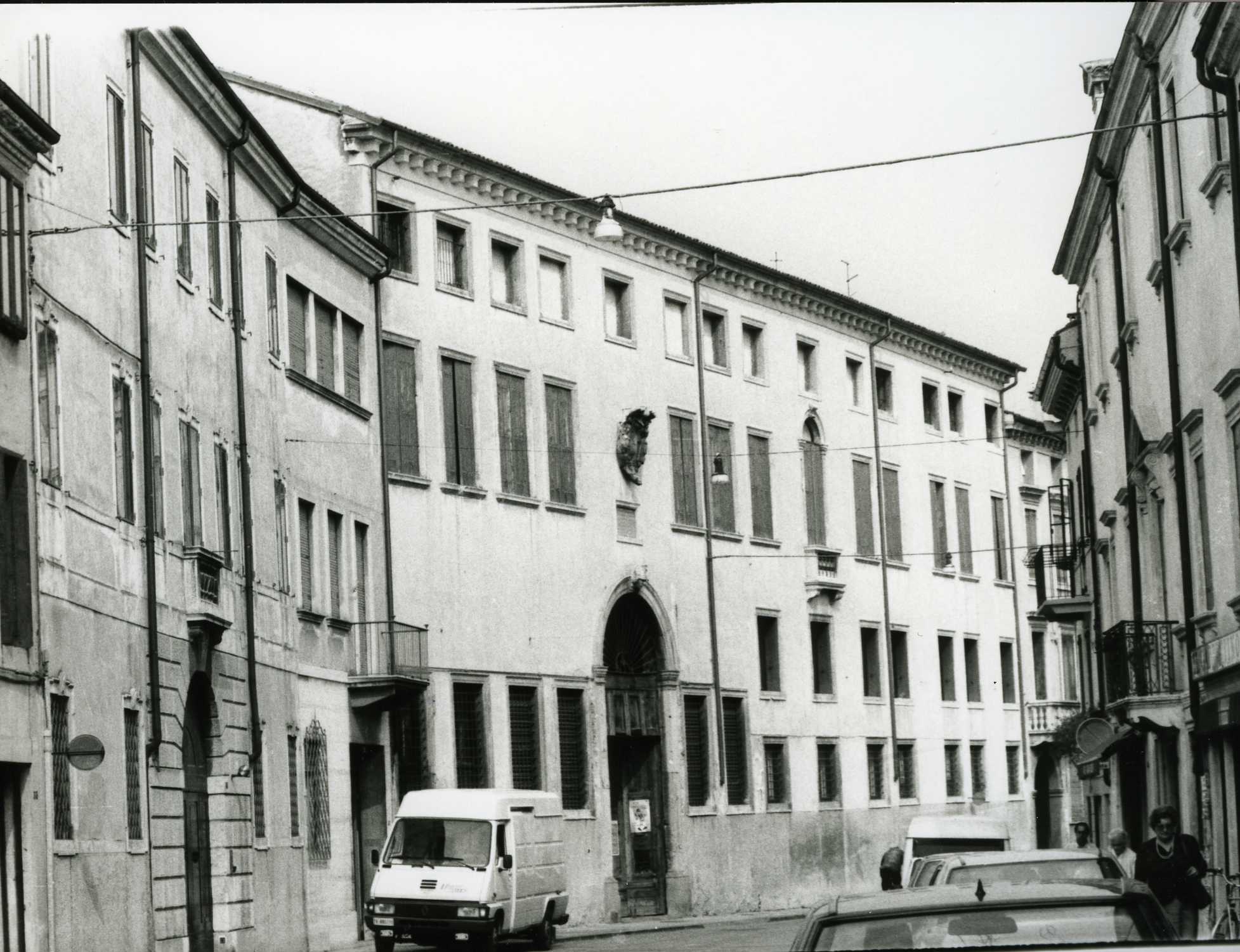 Palazzo Giustiniani (palazzo, nobiliare) - Vicenza (VI)  (XVII, seconda metà)