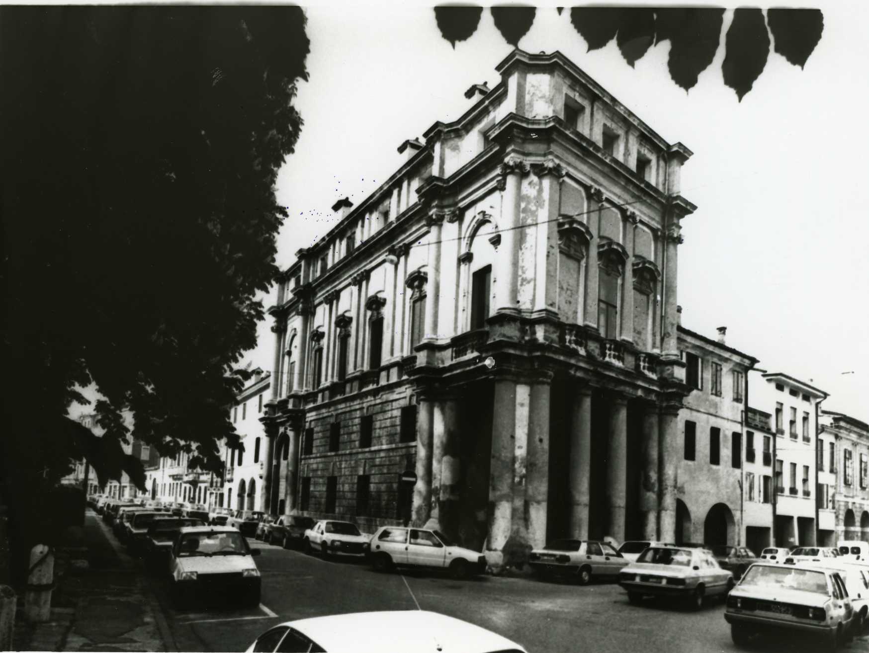 Palazzo Velo Vettore (palazzo, nobiliare) - Vicenza (VI)  (XVIII)