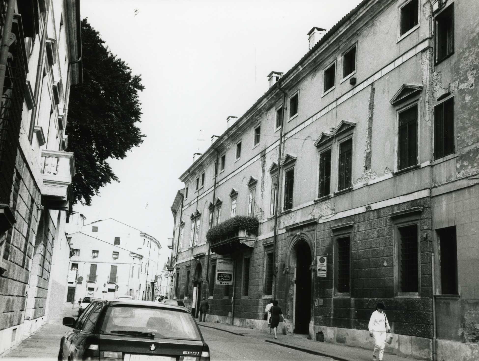 Palazzo Capra (palazzo, nobiliare) - Vicenza (VI)  (XVIII, fine)