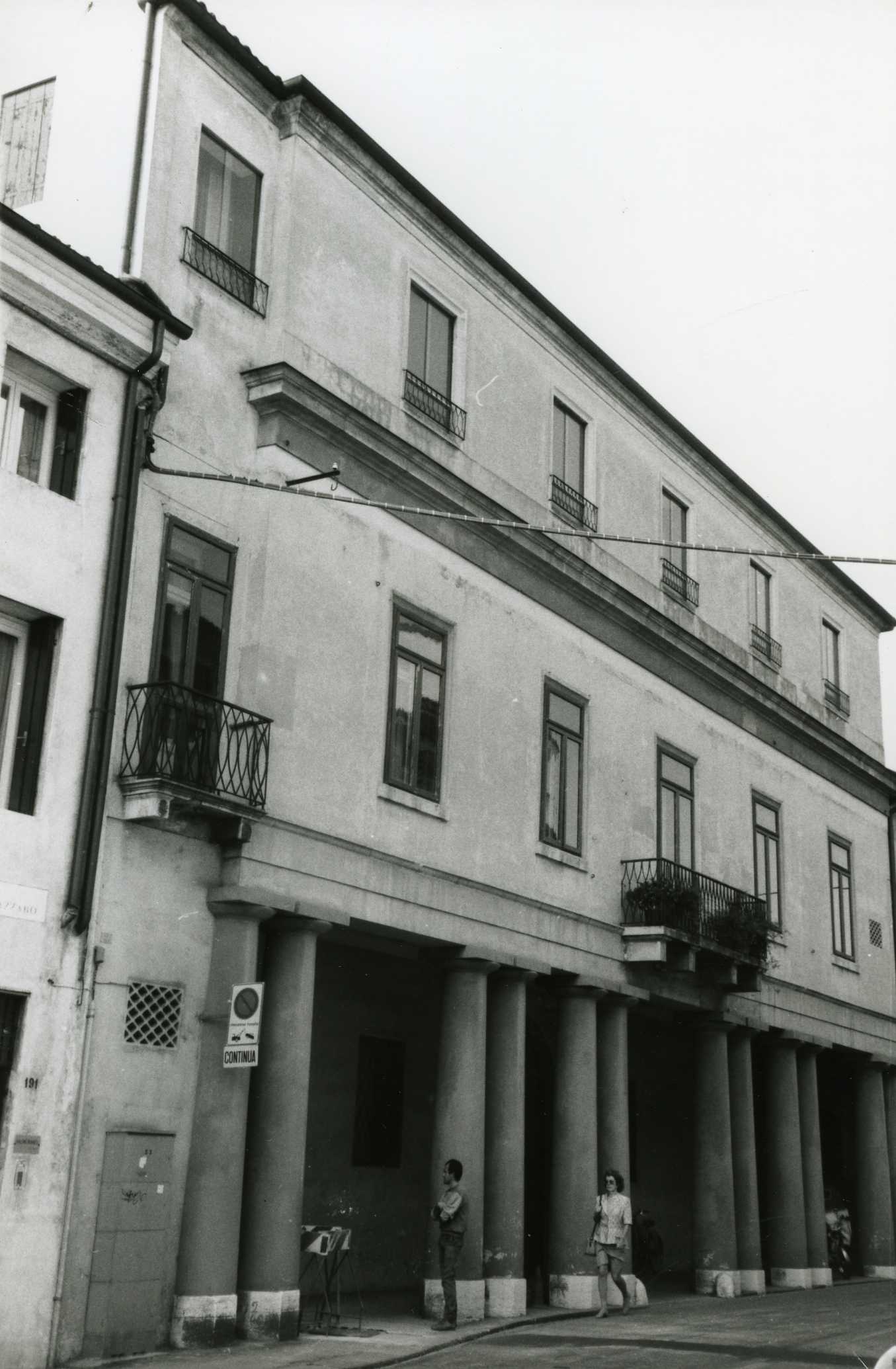 Palazzo Brusarosco (palazzo, nobiliare) - Vicenza (VI)  (XIX, inizio)