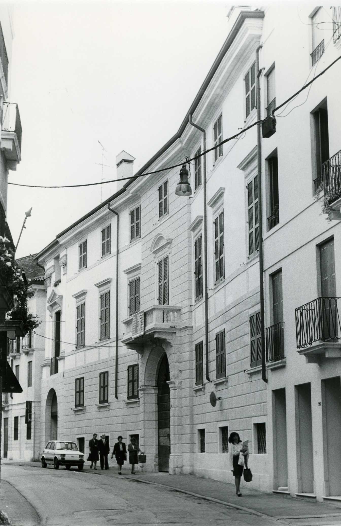 Palazzo Poiana (palazzo, nobiliare) - Vicenza (VI)  (XVIII, prima metà)