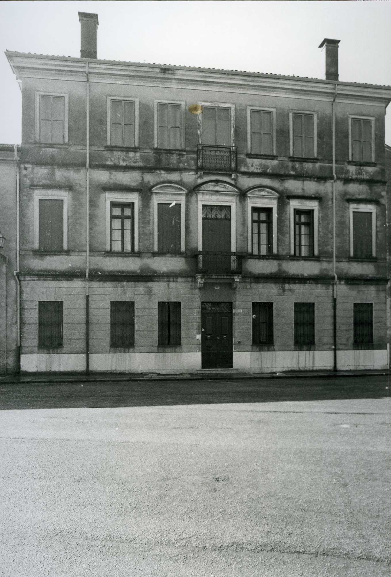 palazzo - Cologna Veneta (VR)  (XIX)