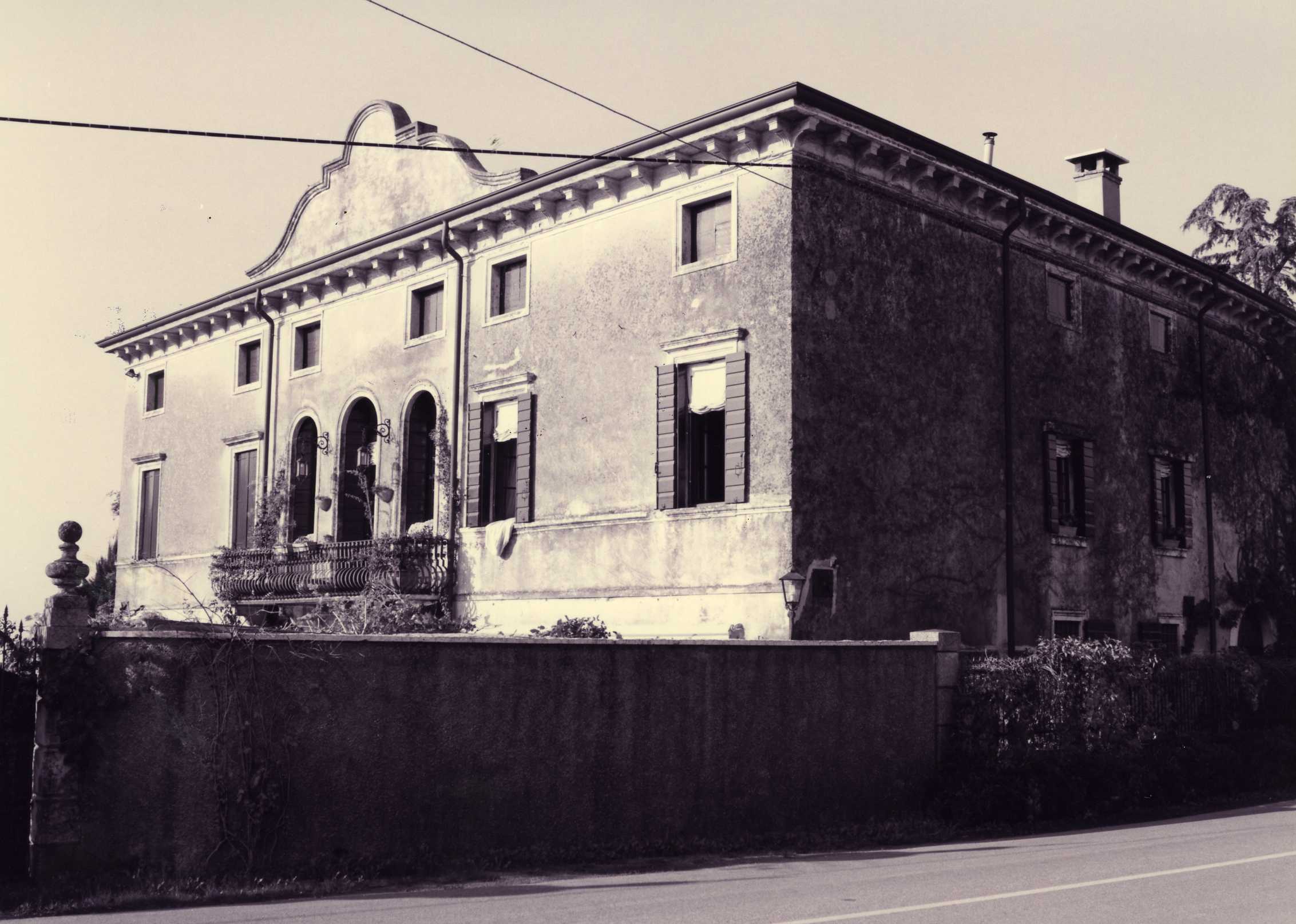 Villa Pozzoni Glisenti (villa) - Colognola ai Colli (VR)  (XVII, fine)