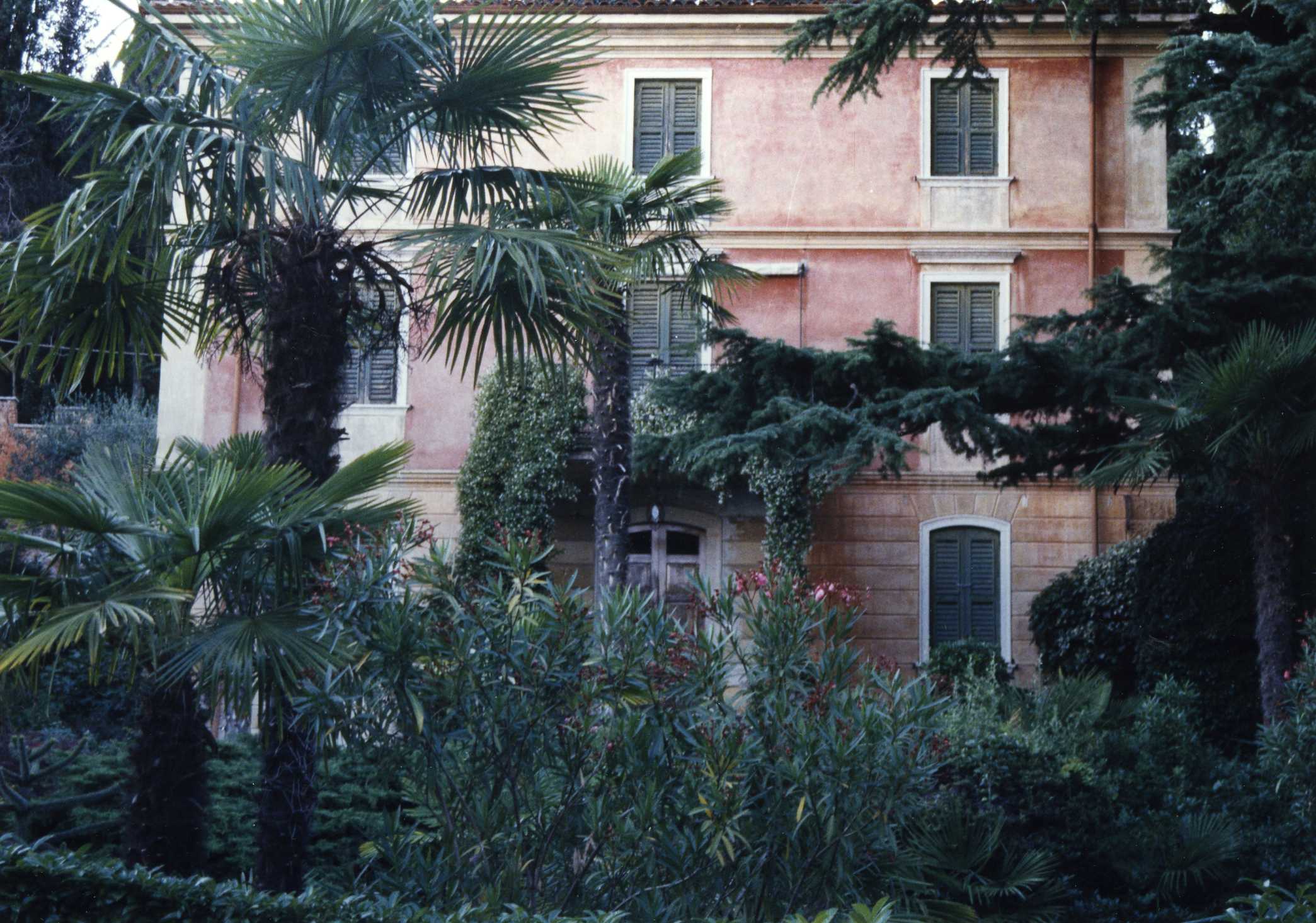 Villino Tonini (villino) - Garda (VR)  (XX, prima metà)