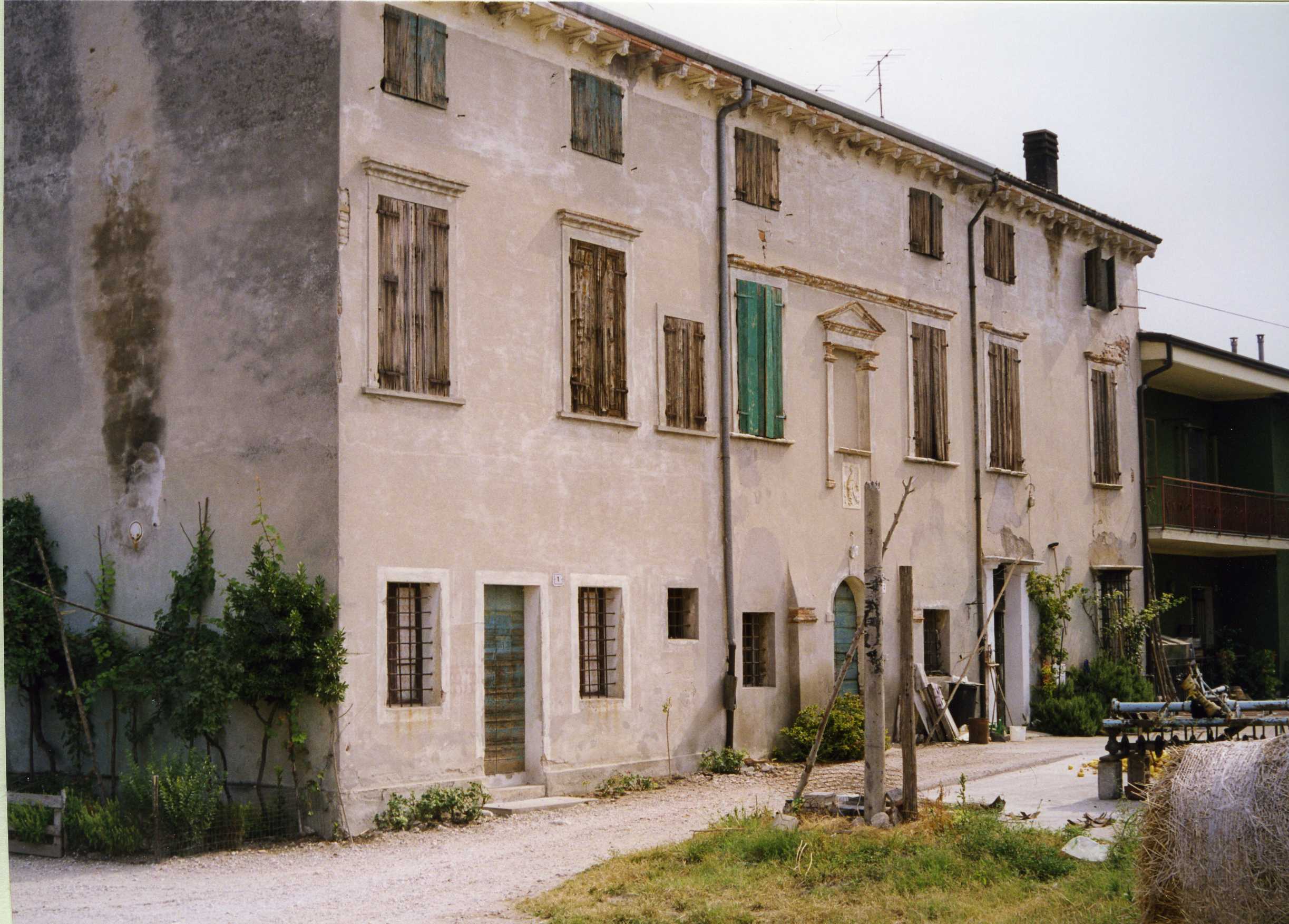 Palazzo Bevilacqua-Lazise (palazzo) - Nogarole Rocca (VR)  (XVI, seconda metà)