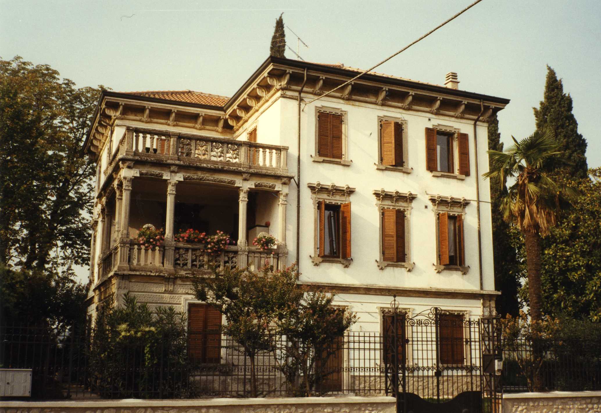 Villa Bazzoli (villa) - Peschiera del Garda (VR) 