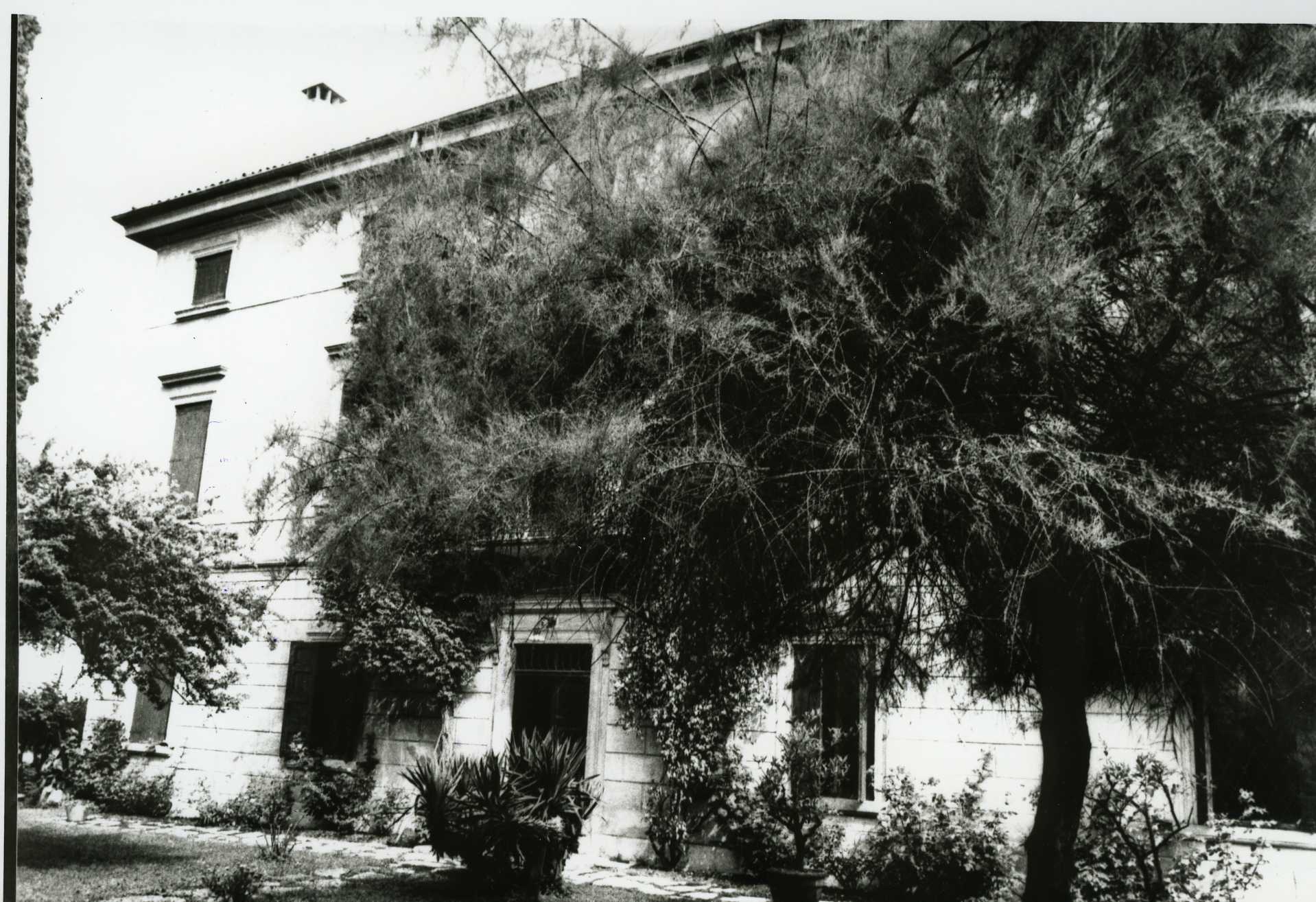 villa lorenzi (villa, nobiliare) - San Pietro in Cariano (VR)  (XIX, prima metà)