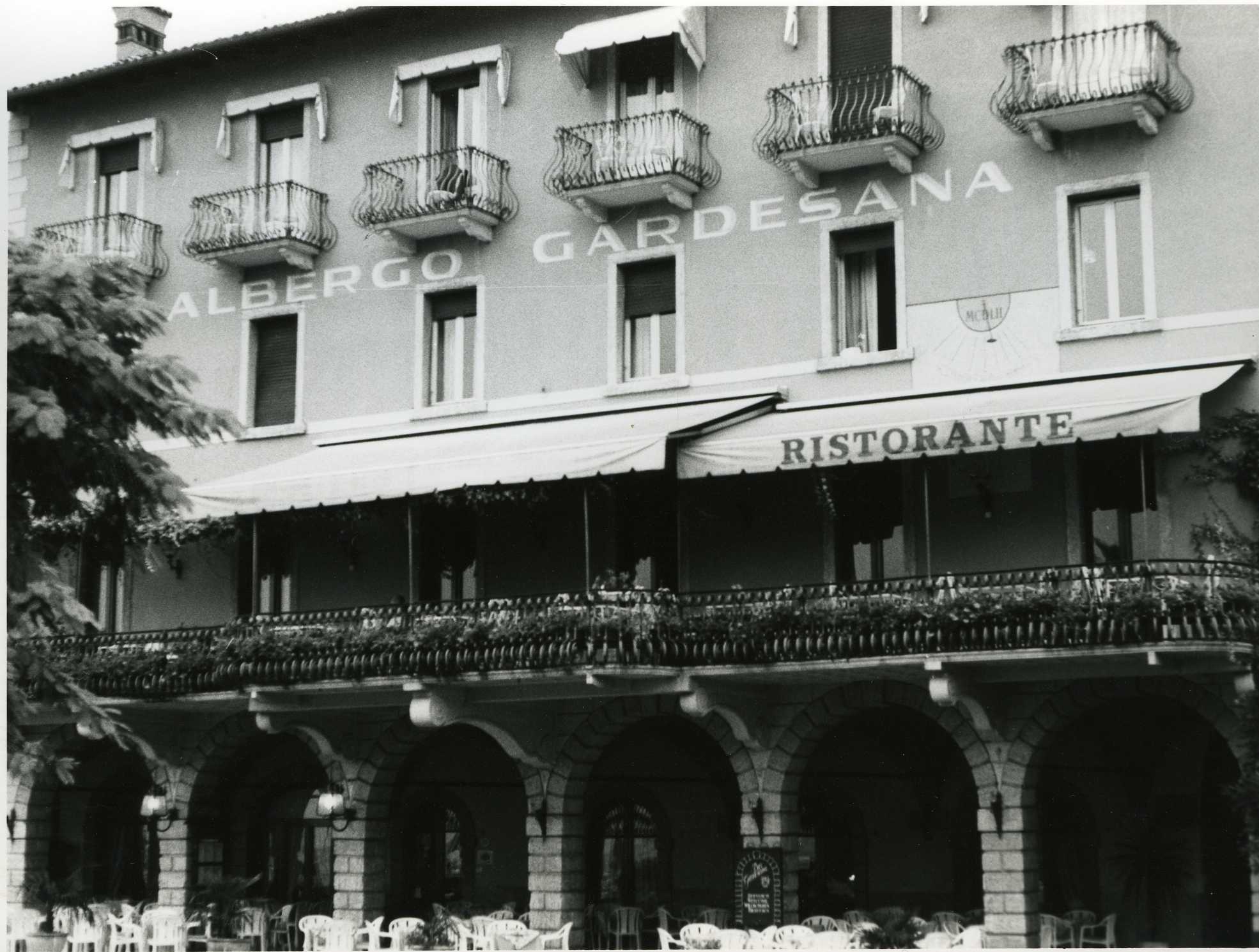 albergo gardesana (palazzo) - Torri del Benaco (VR)  (XX, inizio)