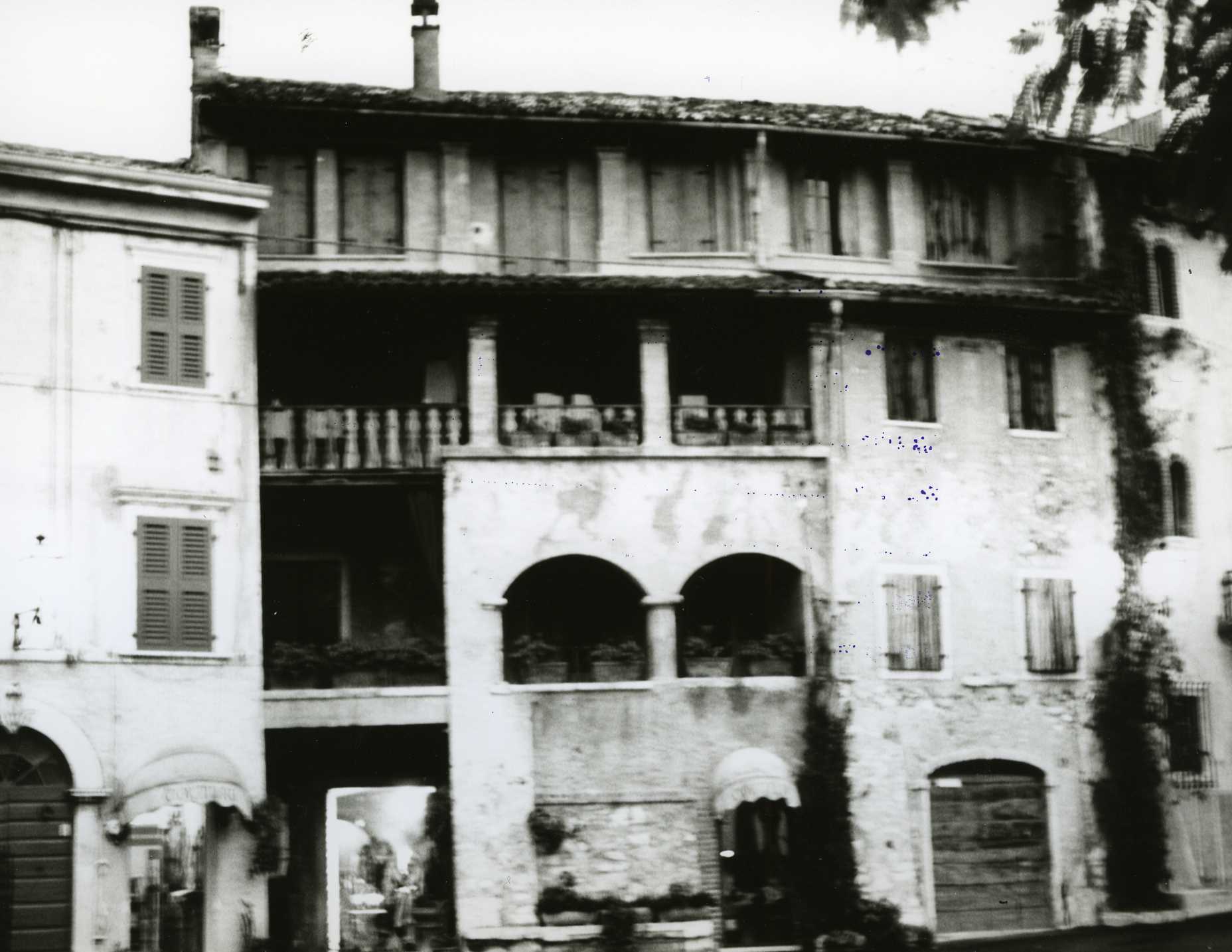 casa (casa) - Torri del Benaco (VR)  (XIV)