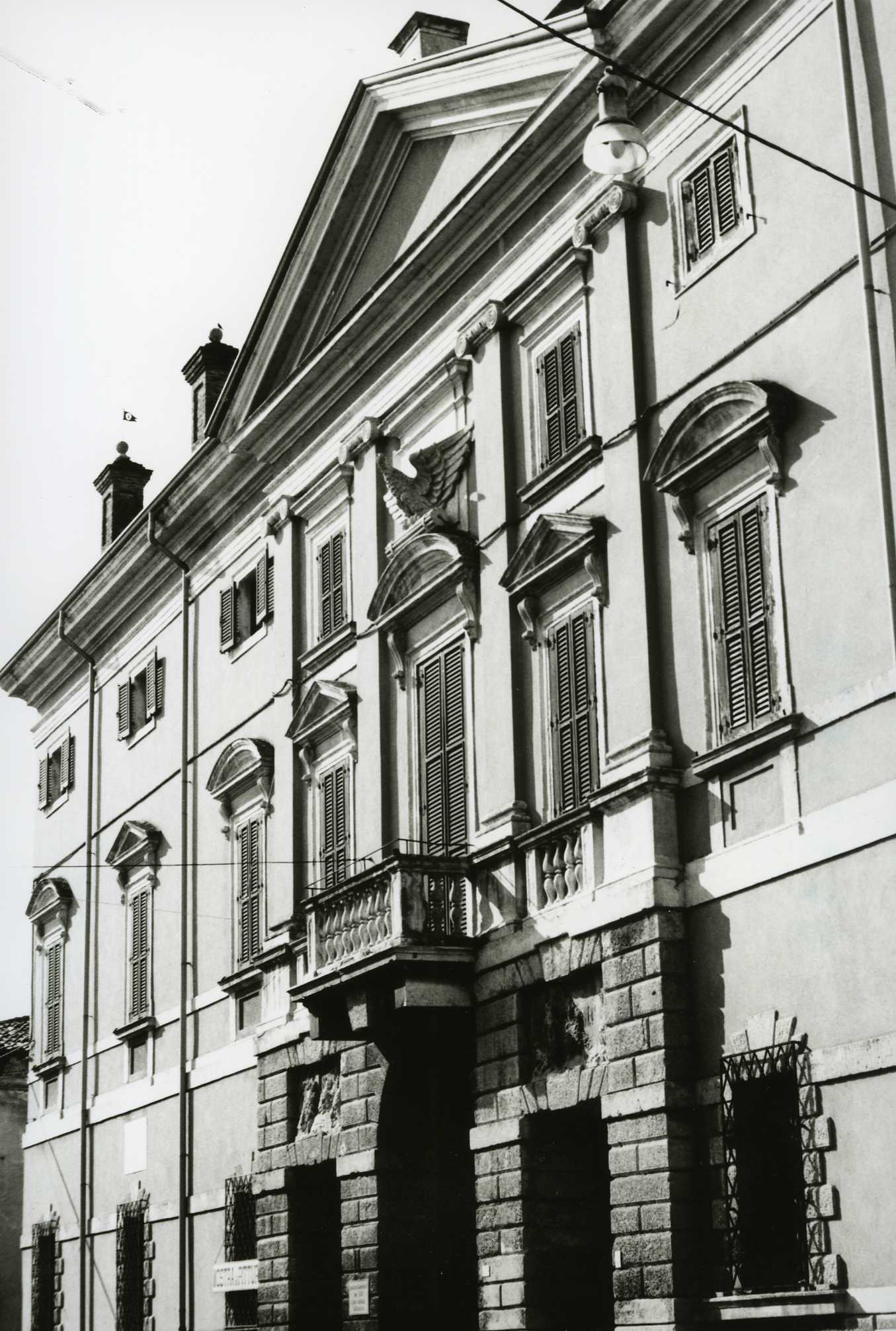 palazzo guarienti carteri (palazzo, nobiliare) - Valeggio sul Mincio (VR)  (XVIII)