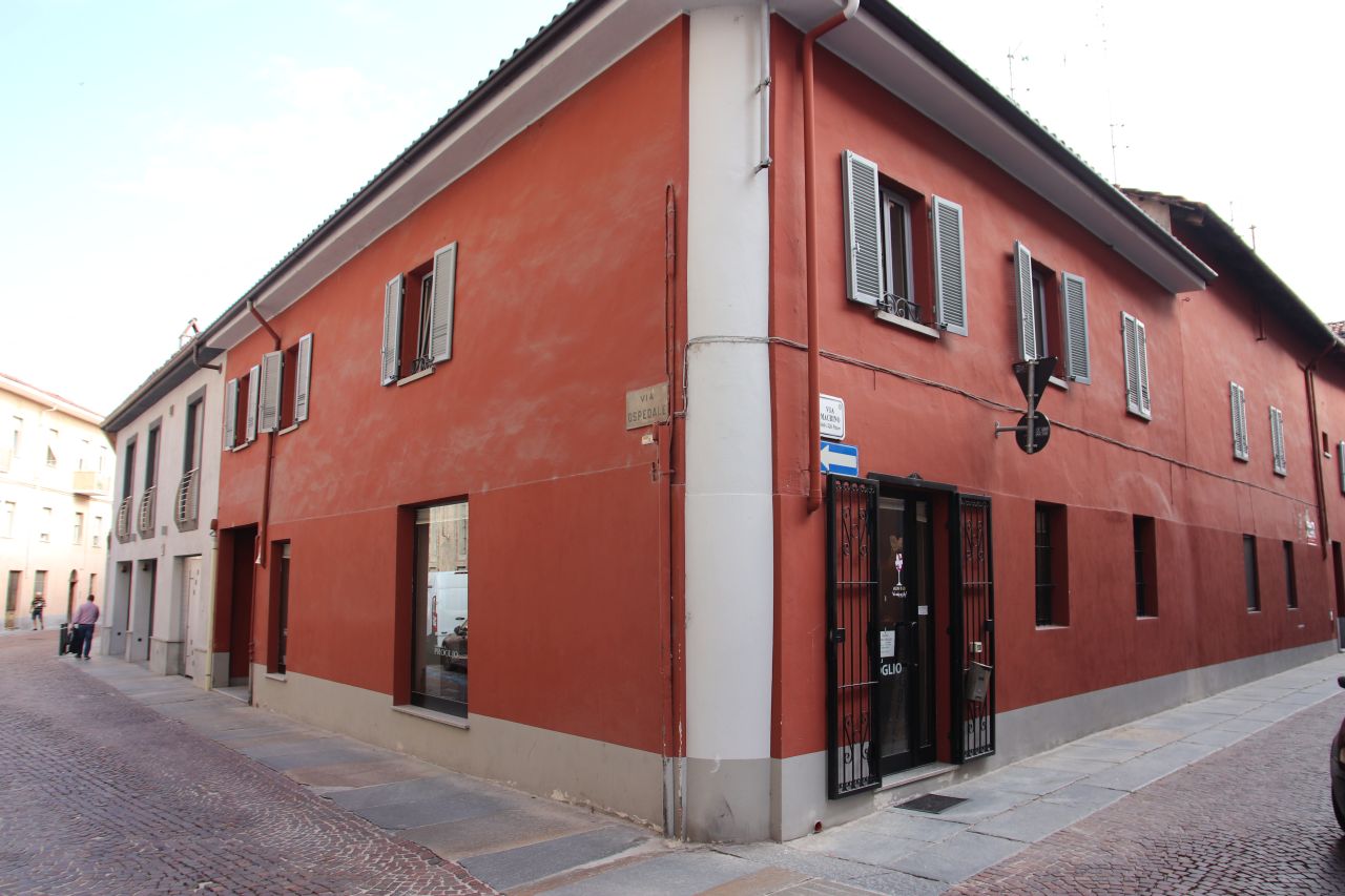 [Casa in Via Macrino, 24] (casa) - Alba (CN)  (XVIII)