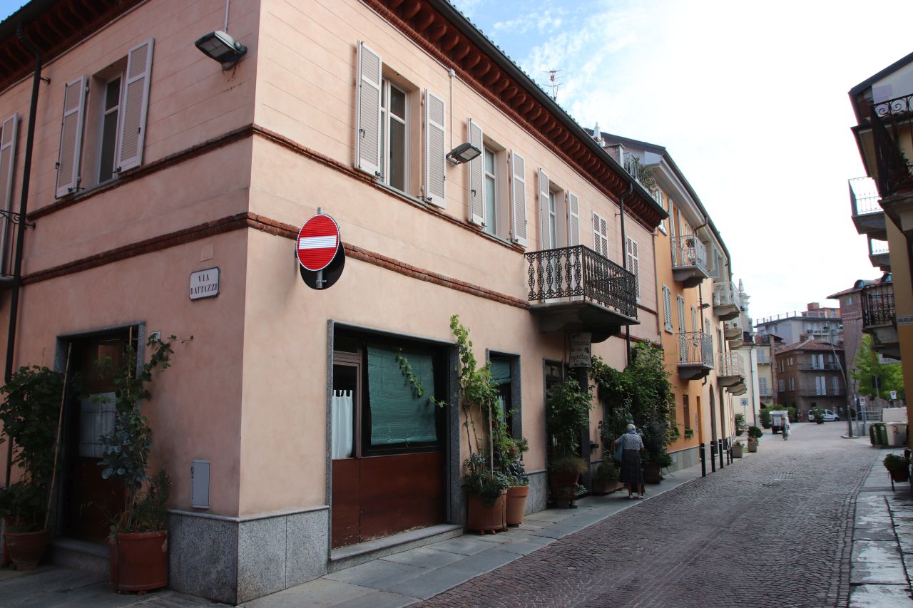 [Casa in Via Rattazzi, 11] (casa) - Alba (CN)  (XIX, seconda metà)