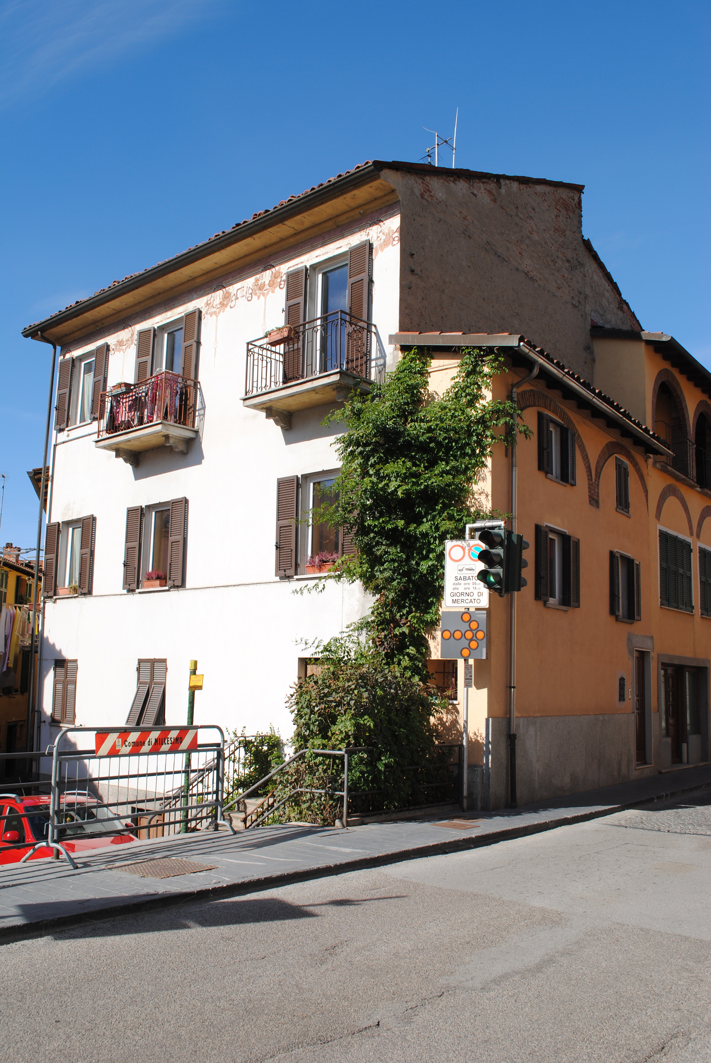 [Casa in linea in Via Roma, 87] (casa, in linea) - Millesimo (SV)  (XIV)