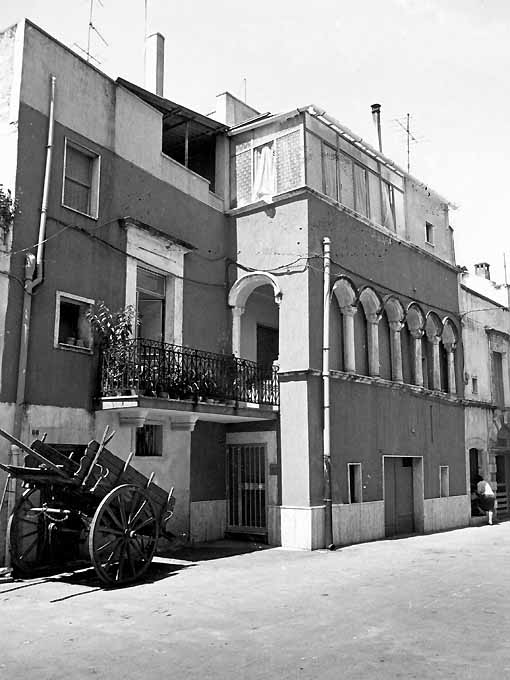 PALAZZO RUBINO in VIA ABRUSCI, 54-60 (palazzo) - Acquaviva delle Fonti (BA) 