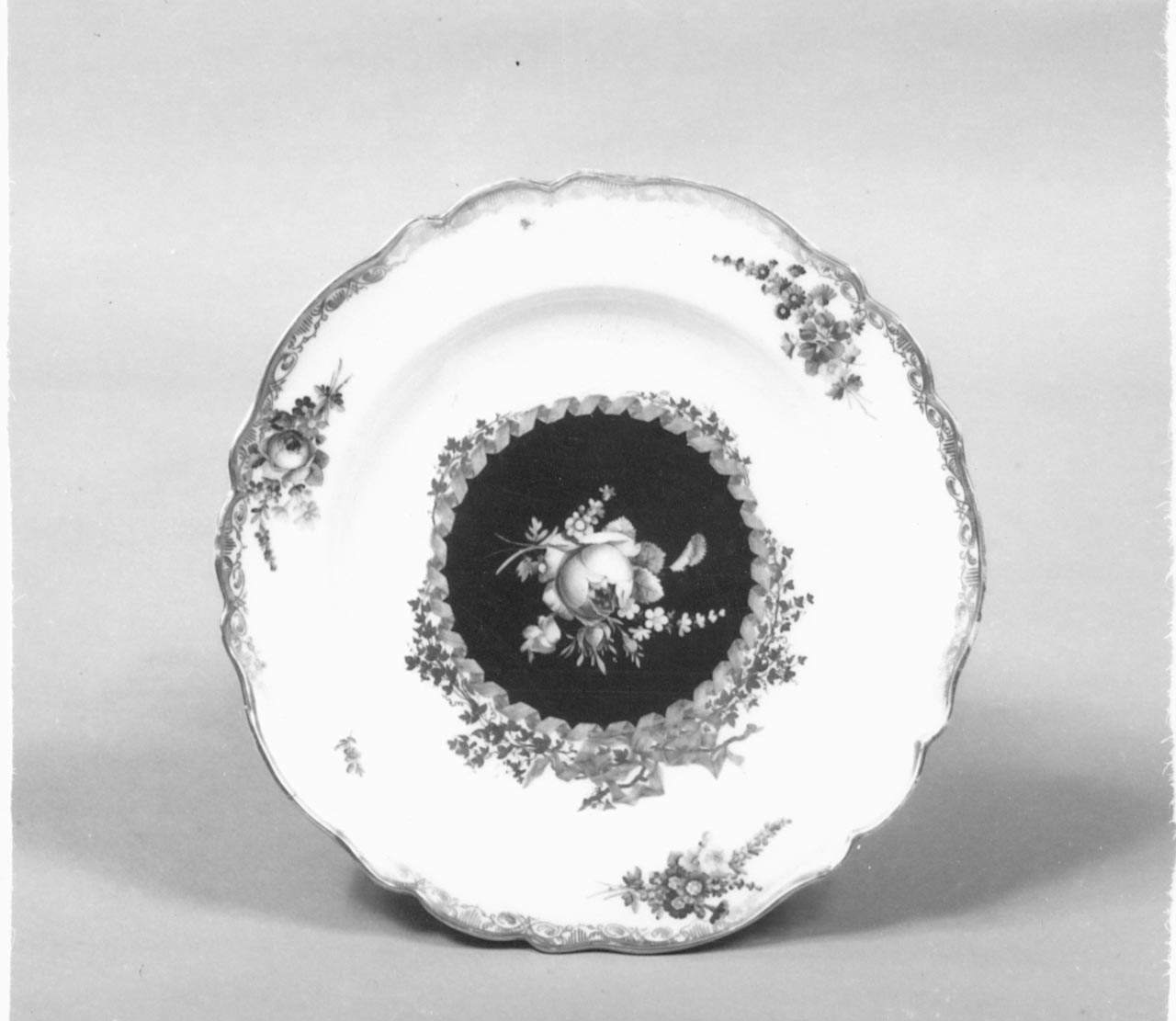 piatto - manifattura Ginori, Doccia (XIX)