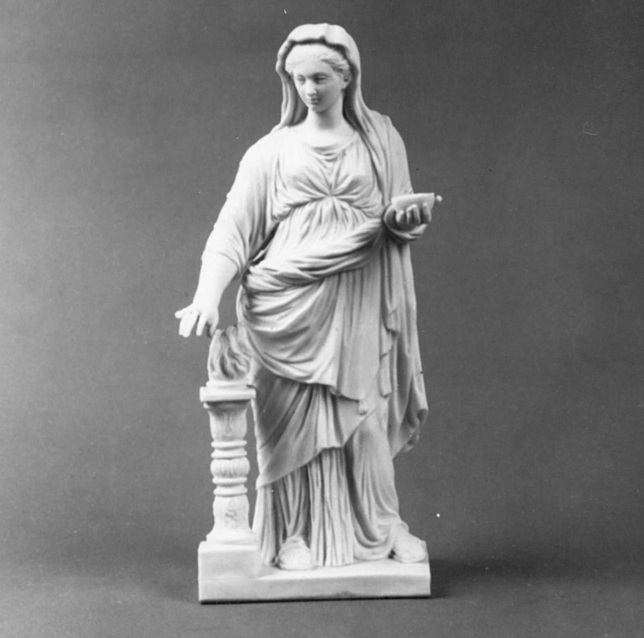 Vestale, figura femminile panneggiata (statuetta) - manifattura Ginori, Doccia (XIX)