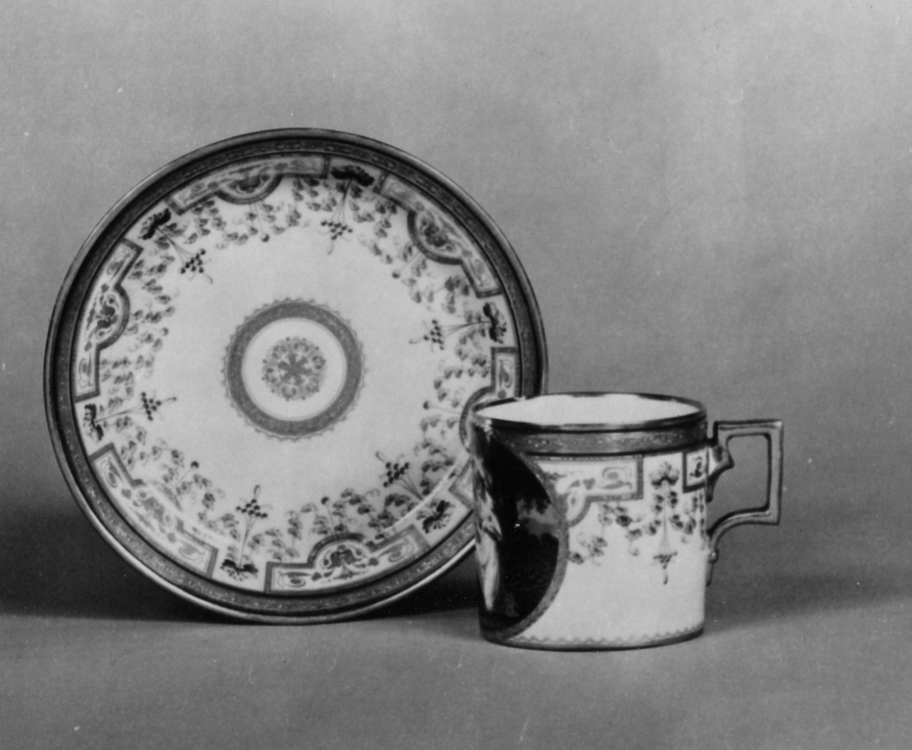tazza - Manifattura Imperiale di porcellane, Vienna (XIX)