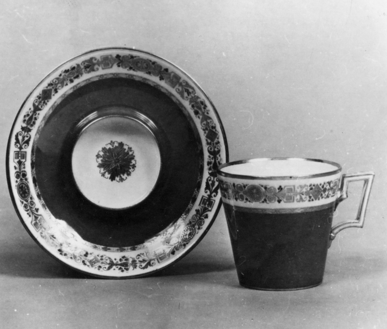 tazza - manifattura viennese (XIX)