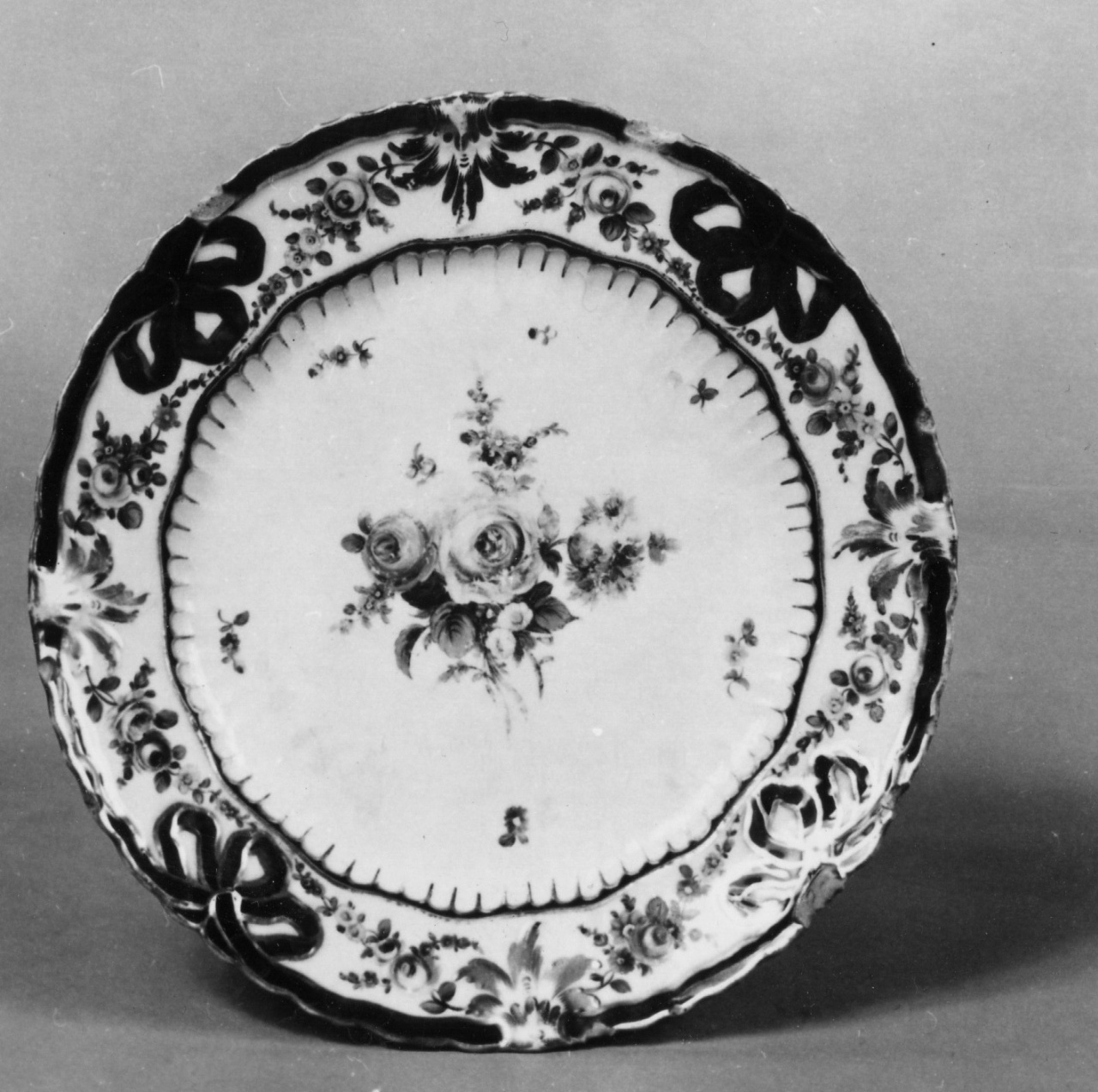 piatto, serie - Manifattura Imperiale di porcellane, Vienna (XVIII)