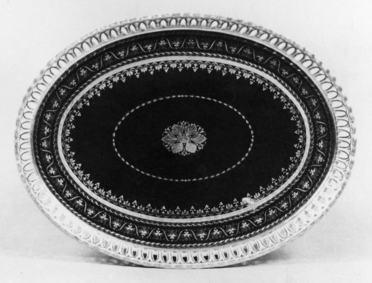 vassoio - manifattura viennese (XIX)