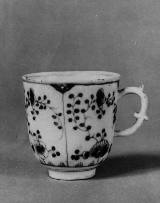 tazza - Manifattura Imperiale di porcellane, Vienna (terzo quarto XVIII)