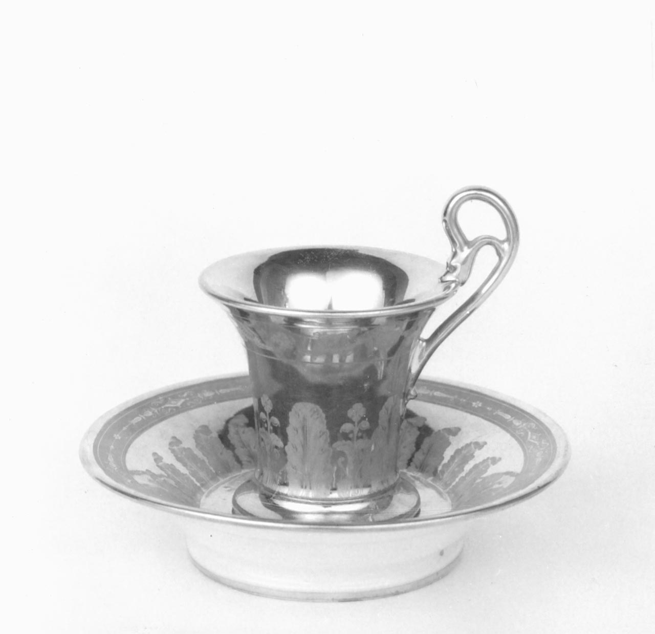 tazza - manifattura Dagoty (XIX)