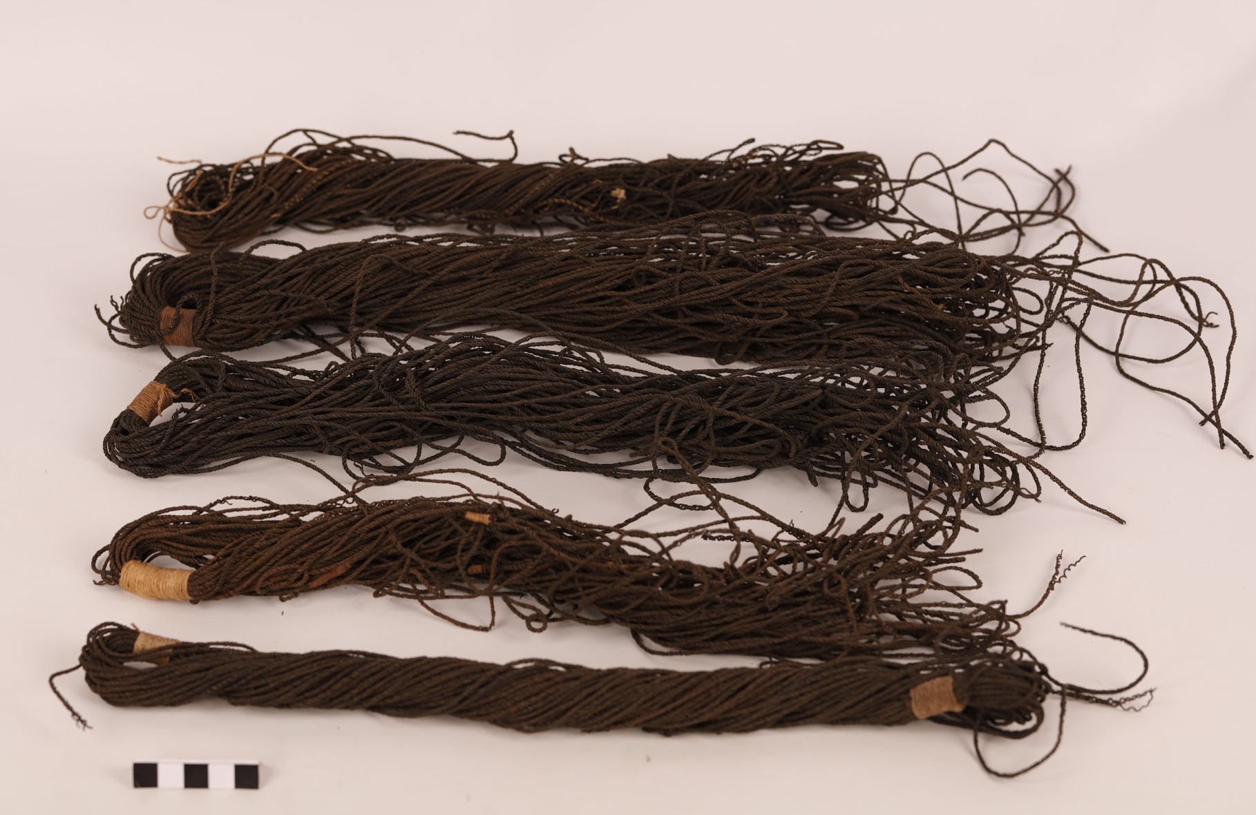 Matasse vegetali, ABBIGLIAMENTO E ORNAMENTI DEL CORPO - Aweikoma/Kaingang