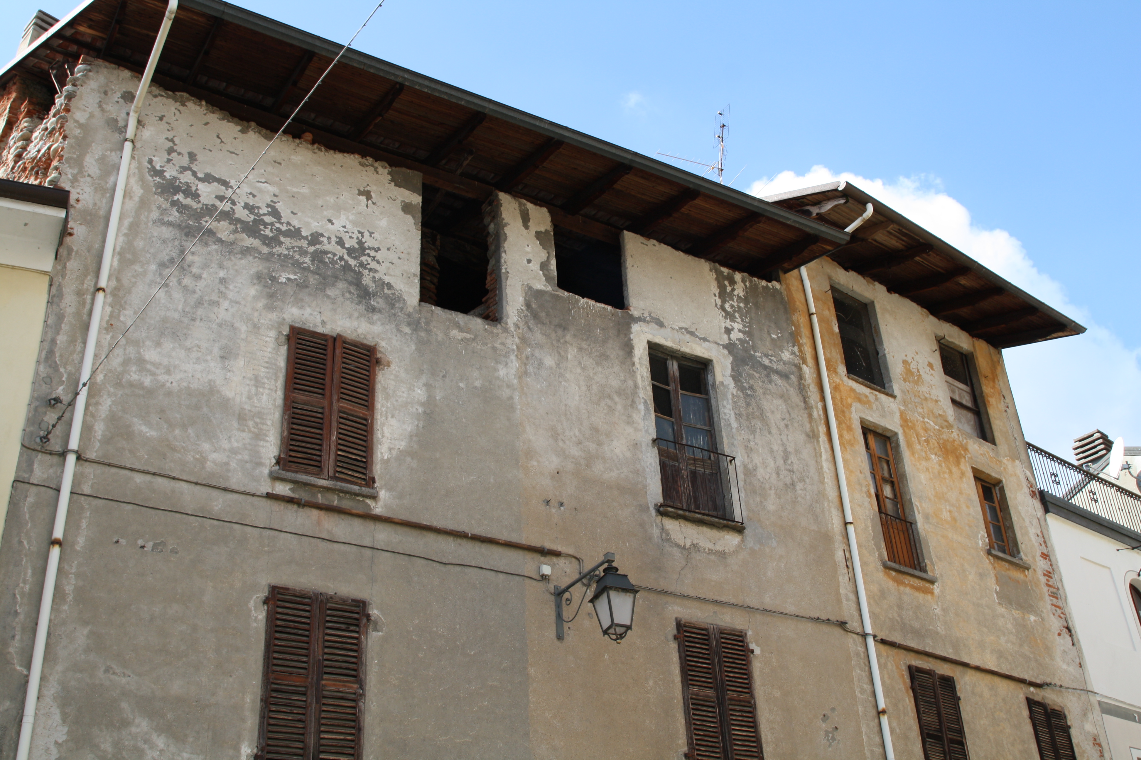 Casa privata in Via Generale Ragni, 10-12-14 (casa, privata) - Romagnano Sesia (NO)  (XV)