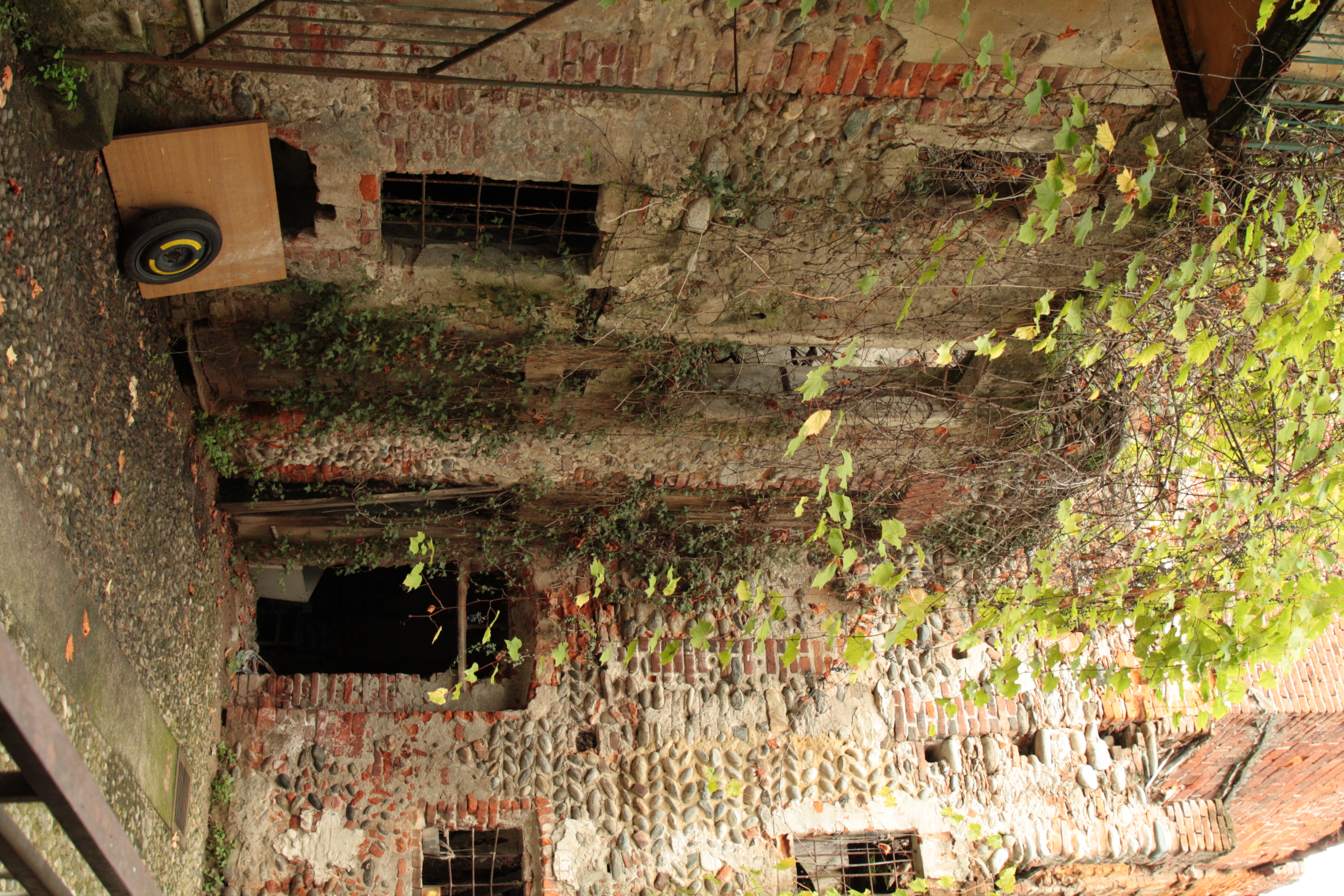 Casa privata in Vicolo del Lauro, 13 (casa, privata) - Romagnano Sesia (NO)  (XV)