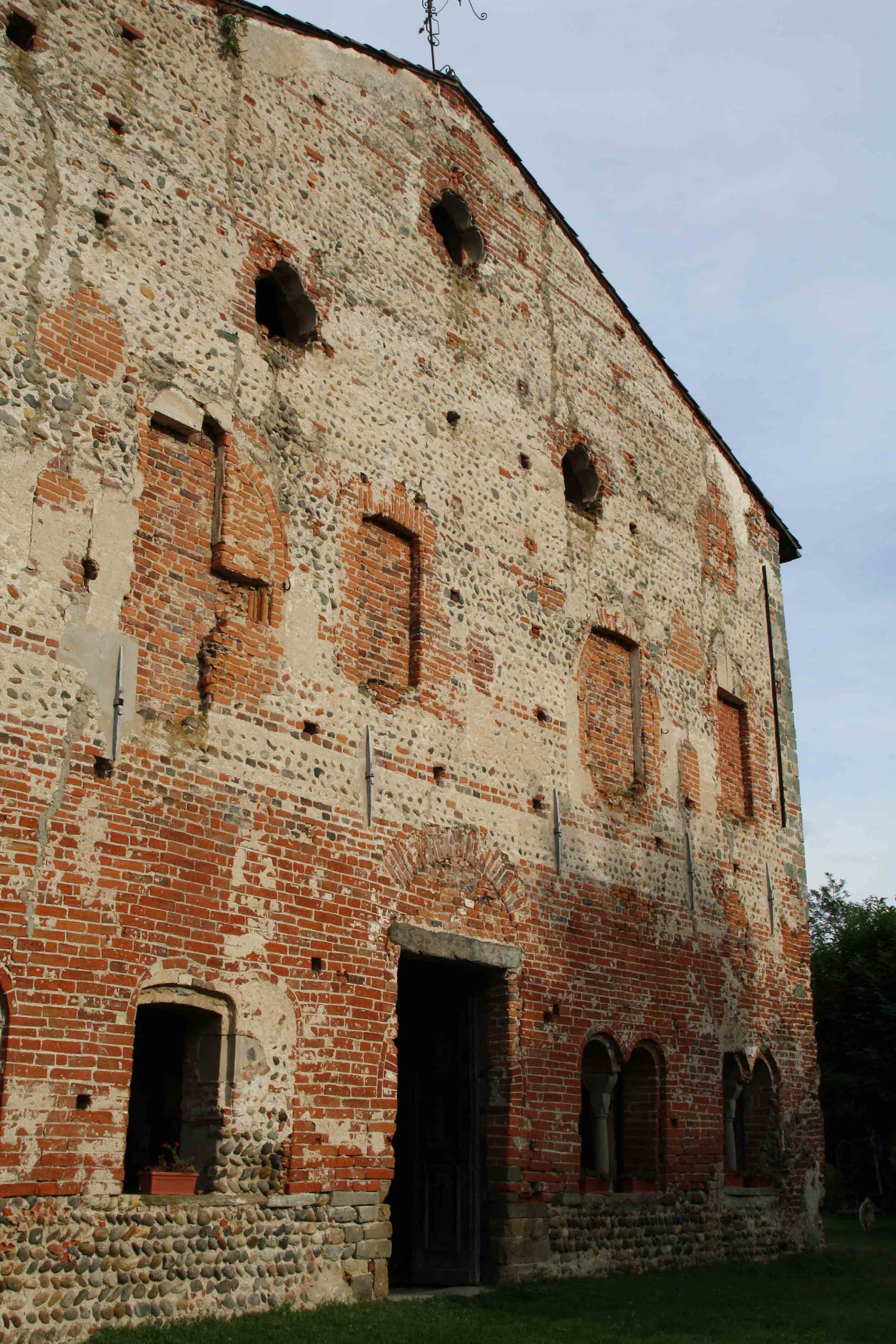 Chiesa dei SS. Pietro e Paolo (monastero) - Castelletto Cervo (BI)  (X; XI; XII; XII; XII; XIV; XVI; XVII; XVIII; XX)