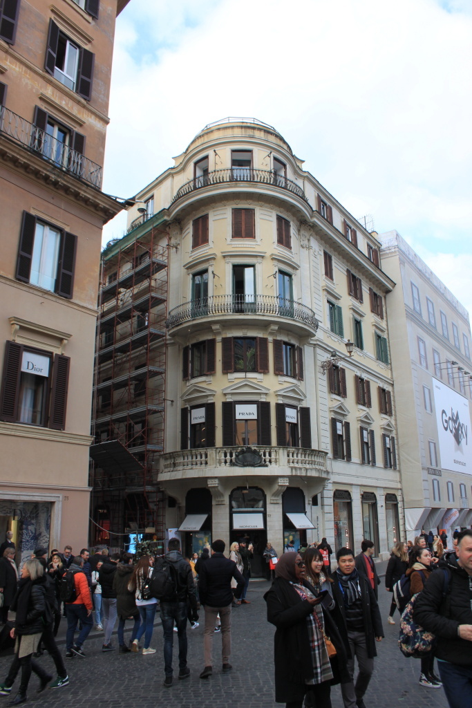 [Casa in Piazza di Spagna, 77] (casa) - Roma (RM)  (XVII)