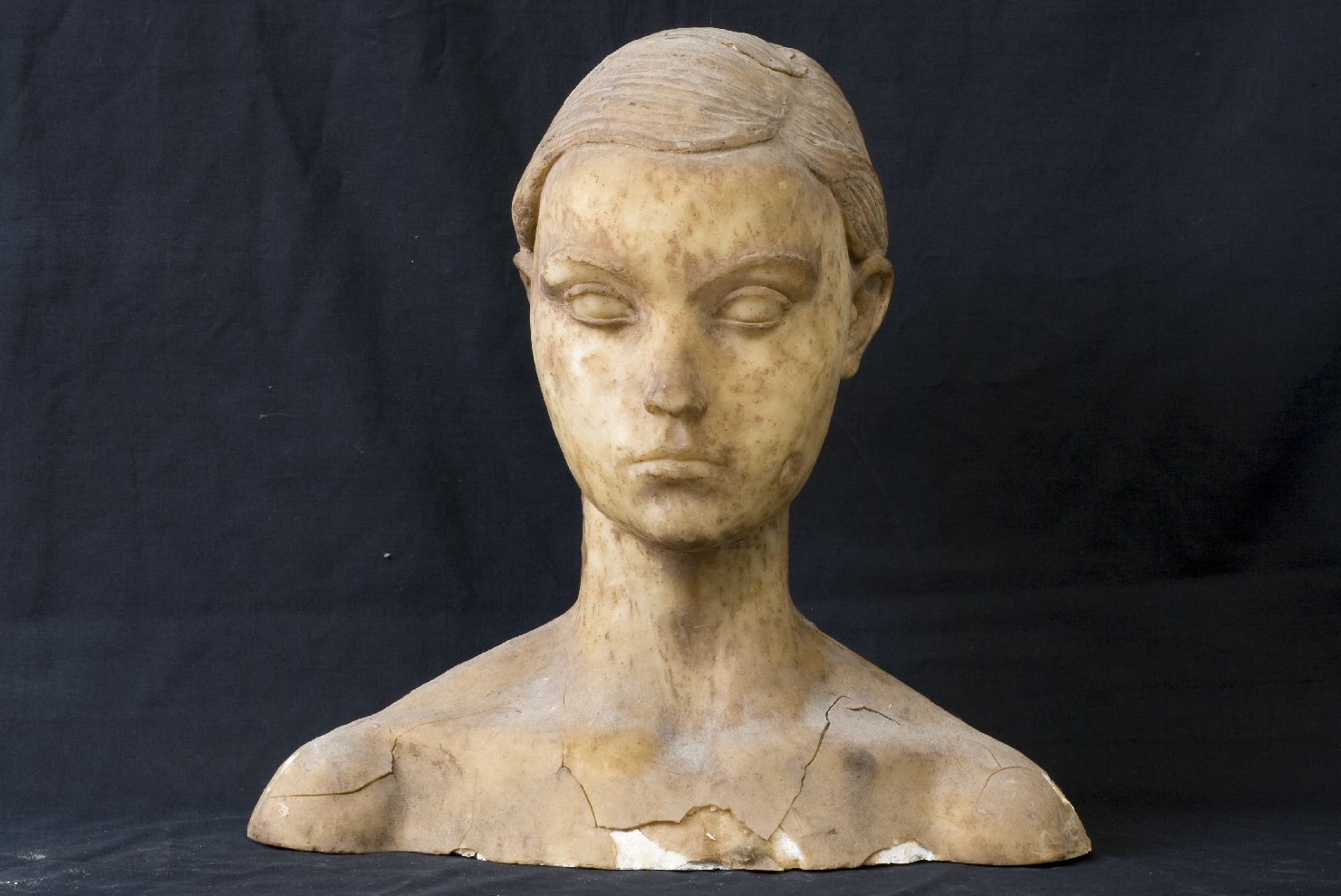 Mirella, busto femminile (scultura, opera isolata) di Arzilli Bruno (secondo quarto sec. XX)