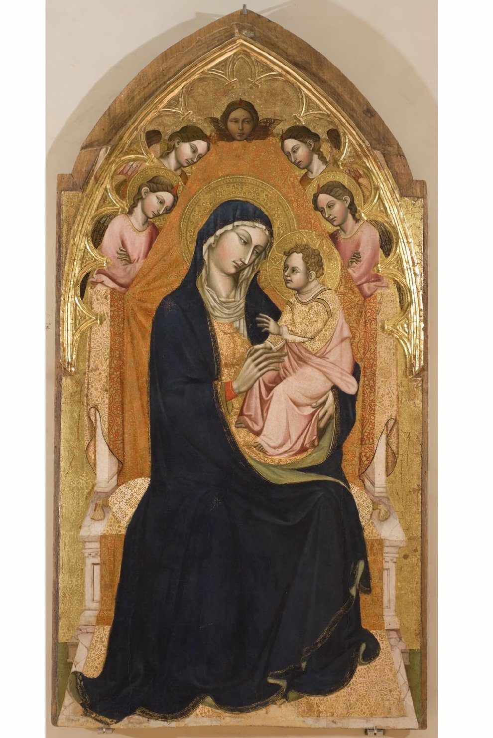 Madonna con Bambino e angeli (dipinto, opera isolata) di Maestro della Dormitio di Terni (fine sec. XIV)