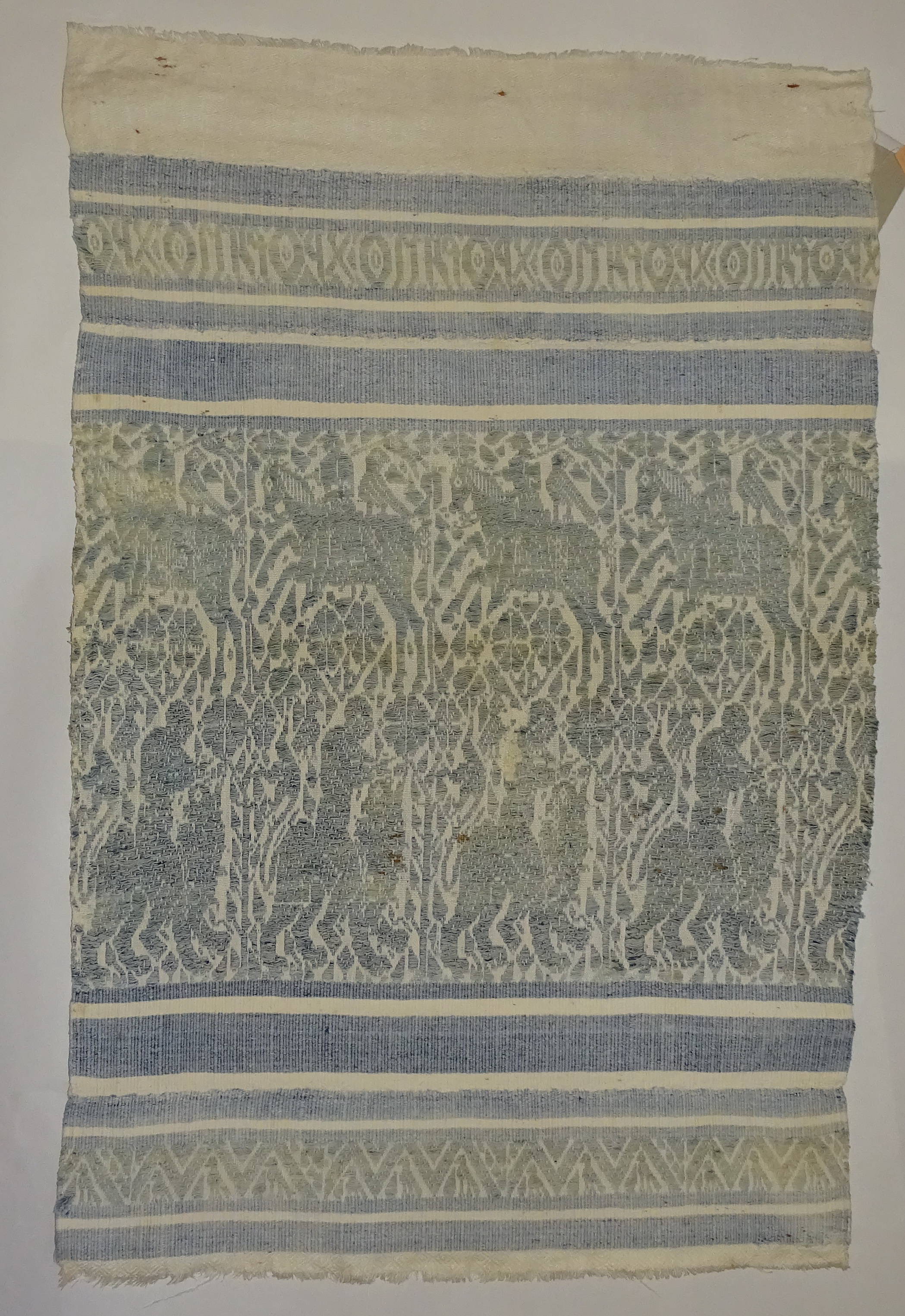 Ercole e il leone di Nemea (tessuto, frammento) - manifattura umbra (secc. XIV/ XVI)