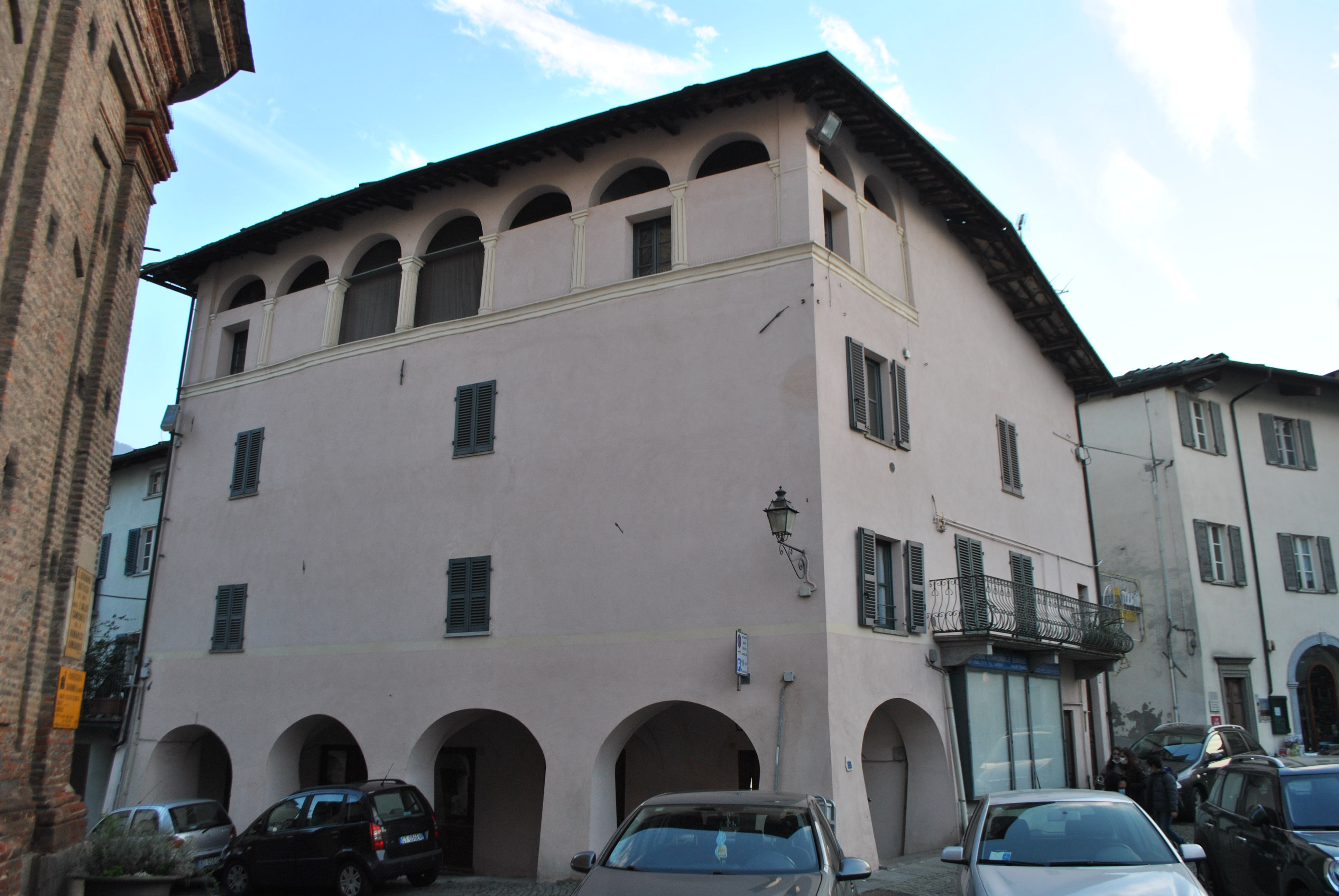 edificio con portici e loggiato (casa, plurifamiliare) - Barge (CN)  (XV, fine)