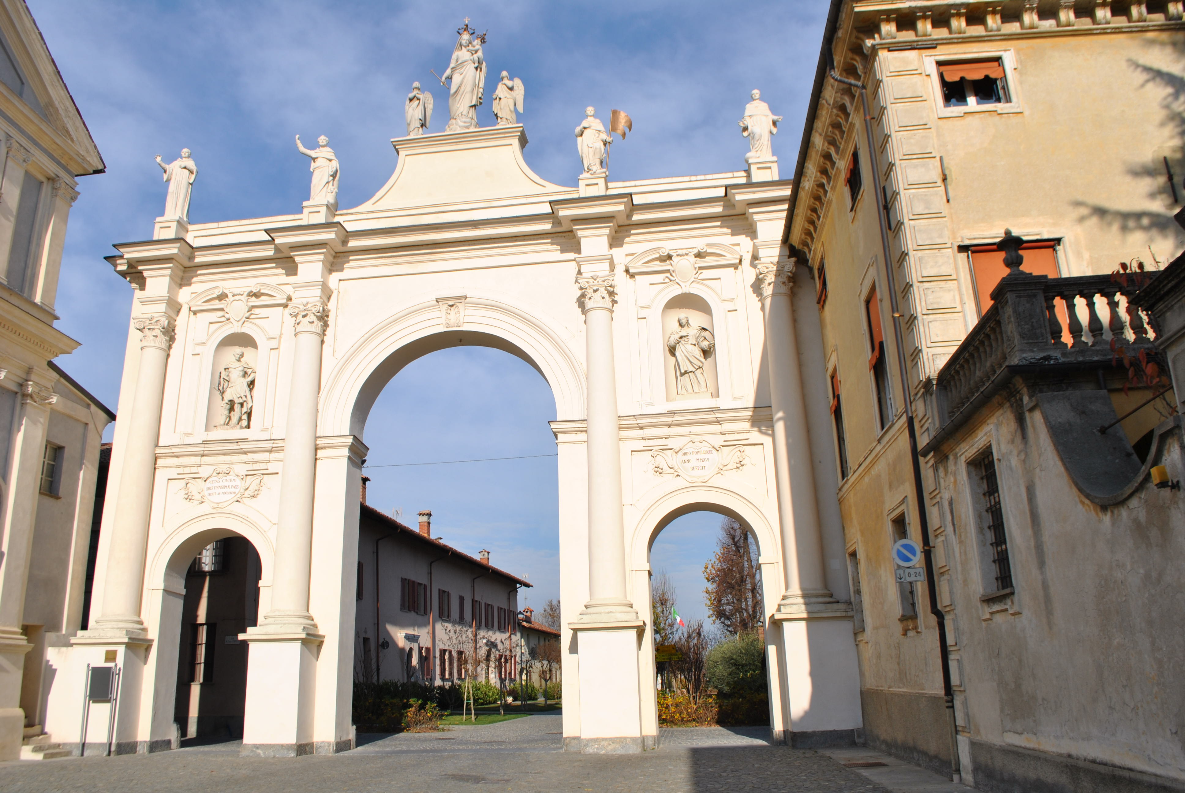 Arco Madonna del Popolo (arco) - Cherasco (CN)  (XVII)