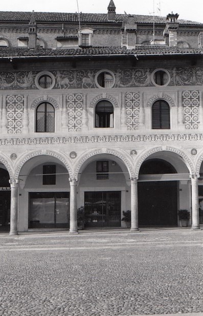 [Casa a schiera in Palazzo Ducale, 16] (casa, a schiera) - Vigevano (PV) 