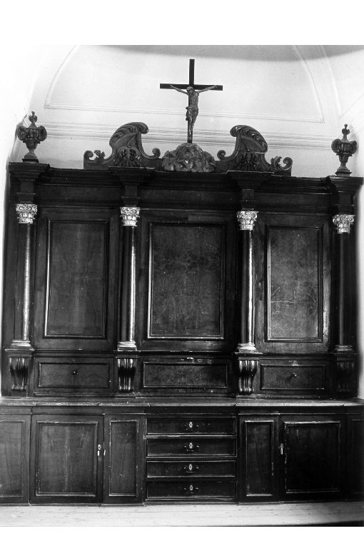 armadio - produzione pugliese (secc. XVIII/ XIX)