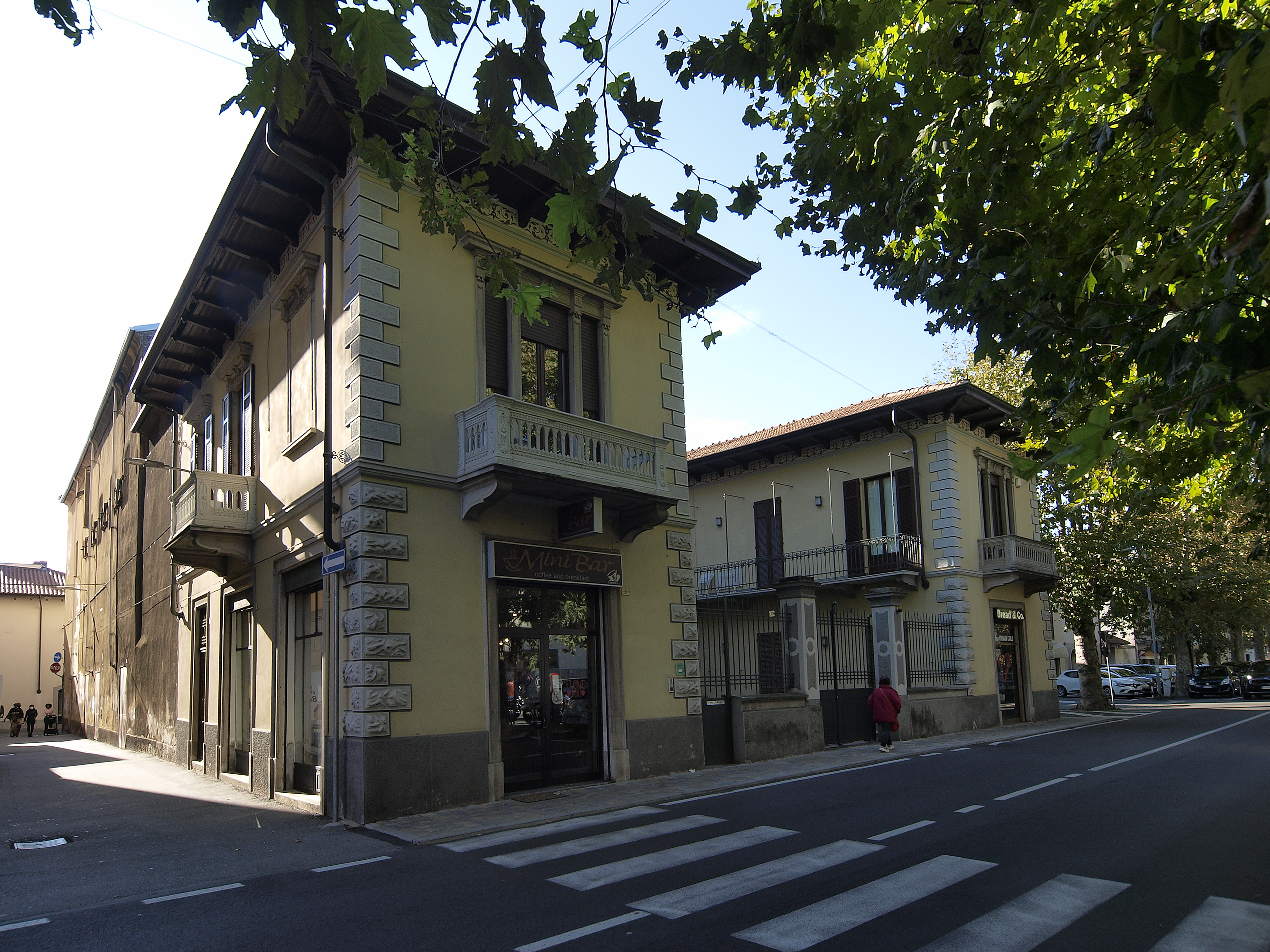 [Casa in Viale Don Minzoni, 11] (casa) - BORGOMANERO (NO)  (XX, primo quarto)