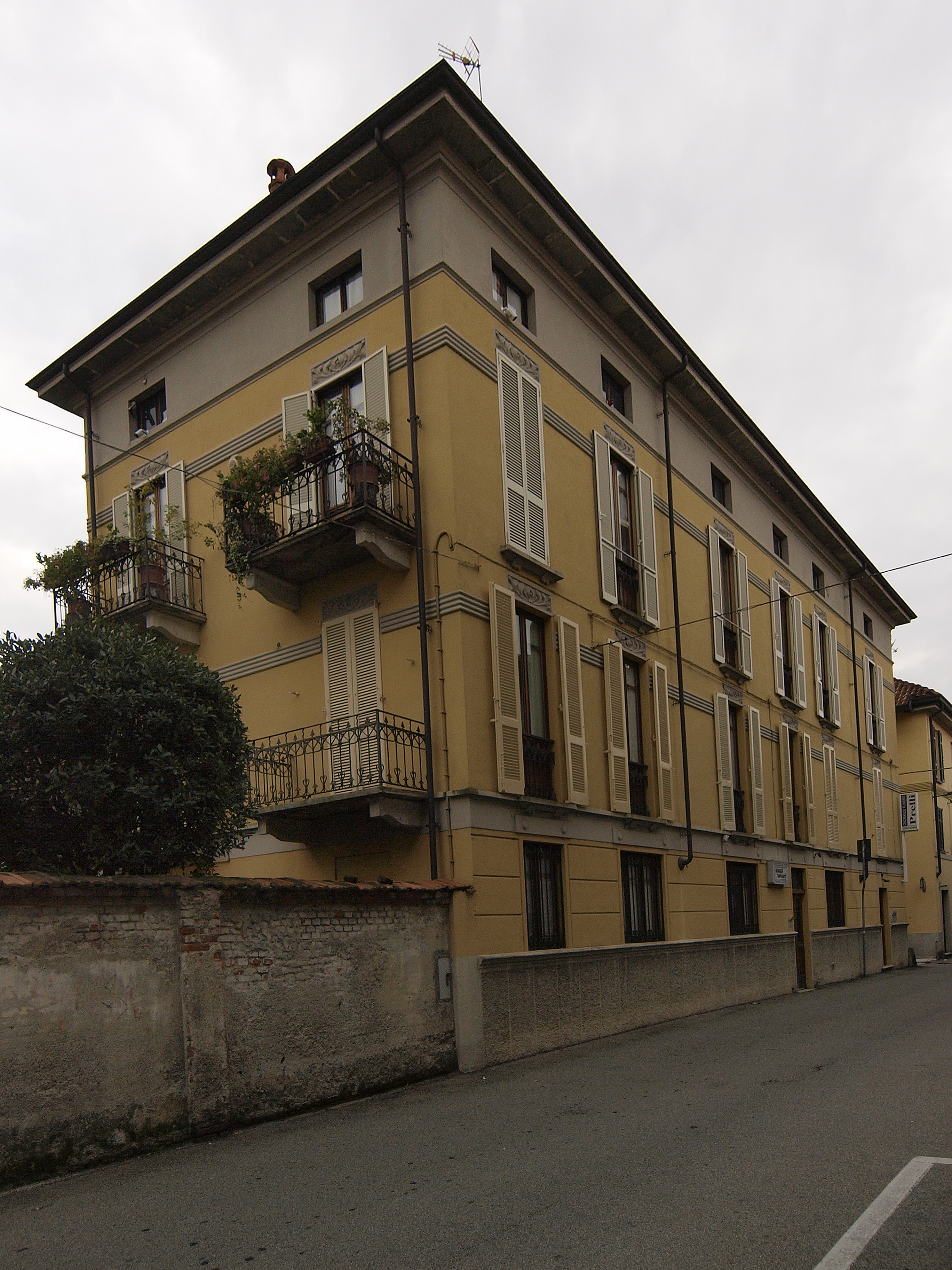 [Casa in Via San Giovanni, 40] (casa) - BORGOMANERO (NO)  (XX)