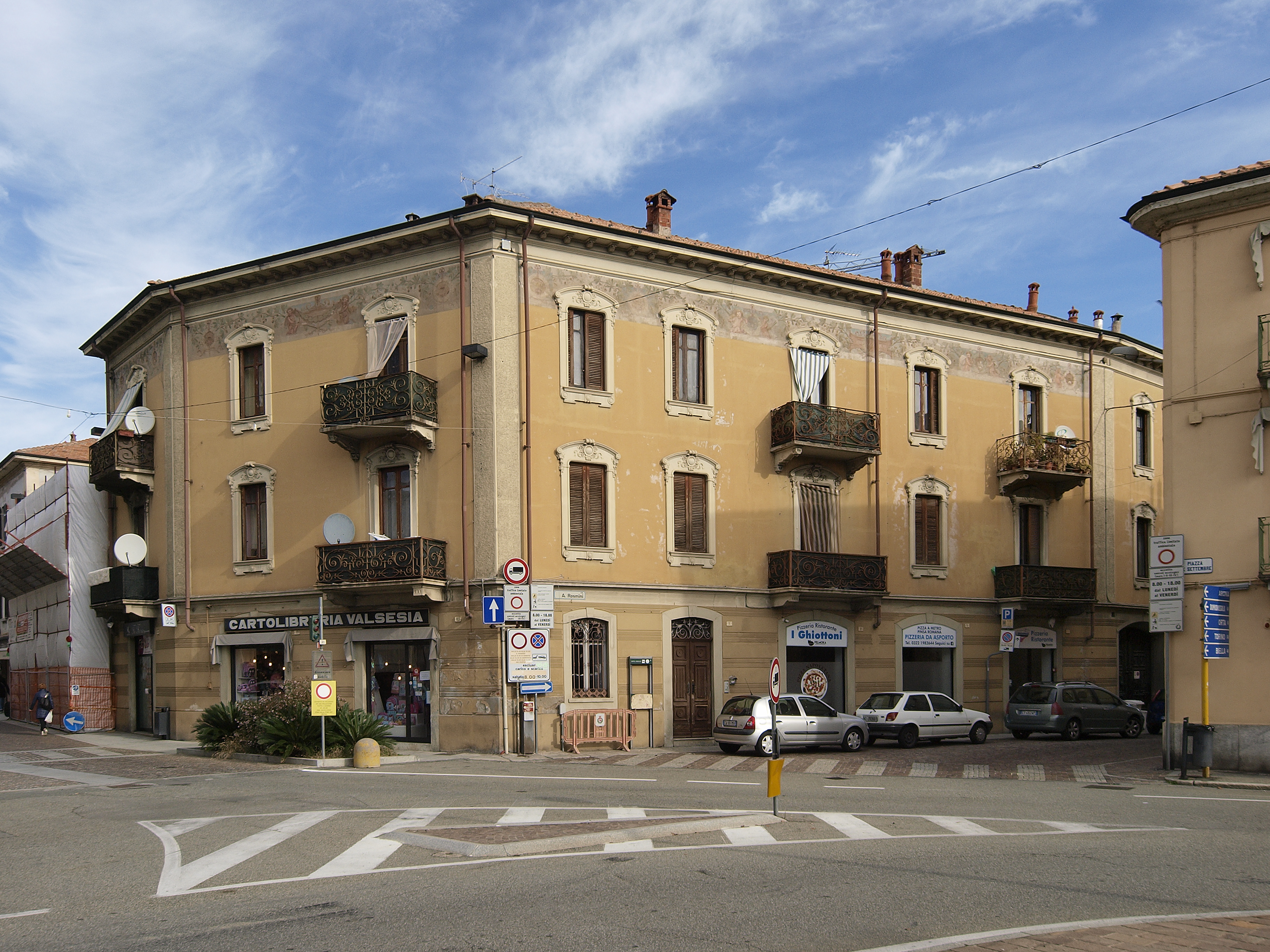 [Casa in Via Rosmini, 1] (casa) - BORGOMANERO (NO)  (XX, inizio)