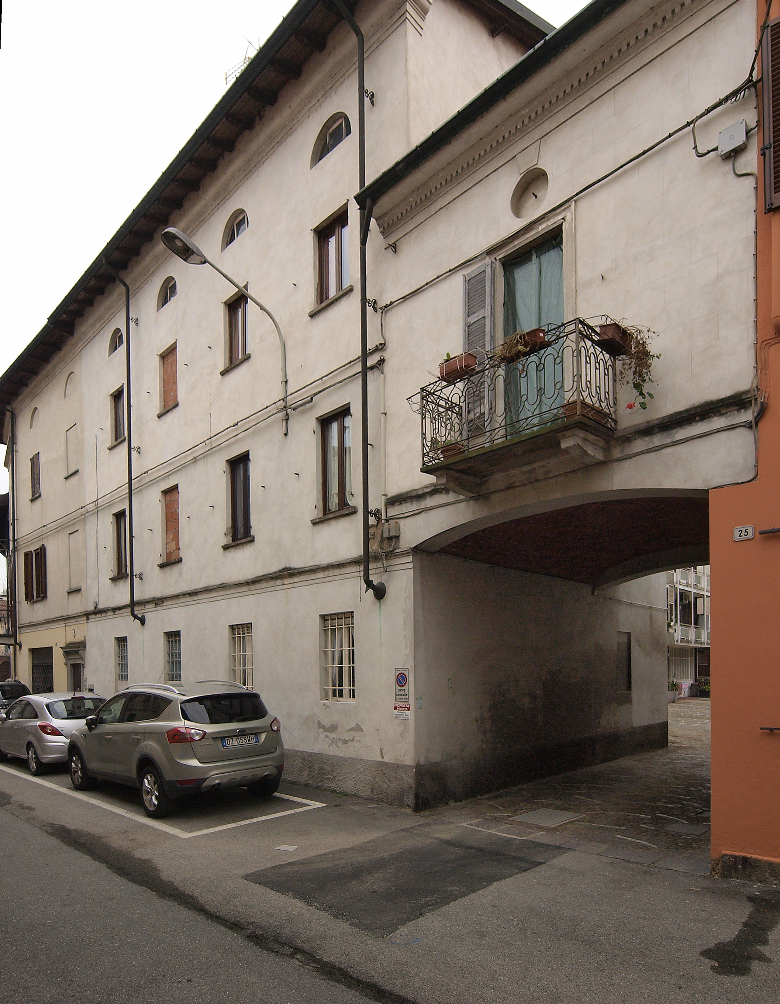 [Palazzo in Via Besozzi, 25] (palazzo) - CERANO (NO)  (XIX)