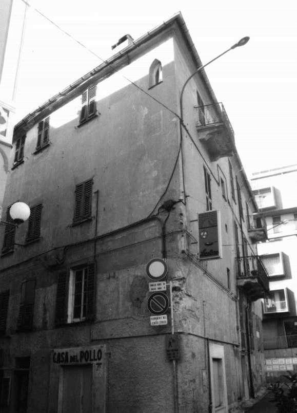Immobile con resti di mura (casa, privata) - Varazze (SV)  (XVIII)