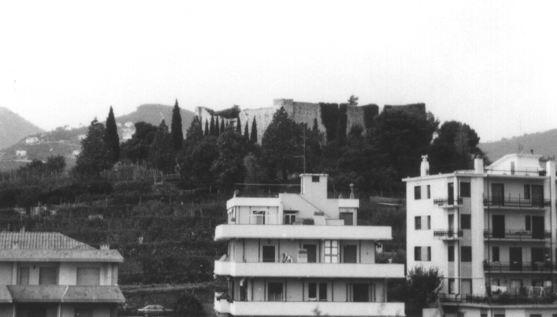Castello vescovile (resti) (castello, a recinto) - Spotorno (SV)  (XIII)