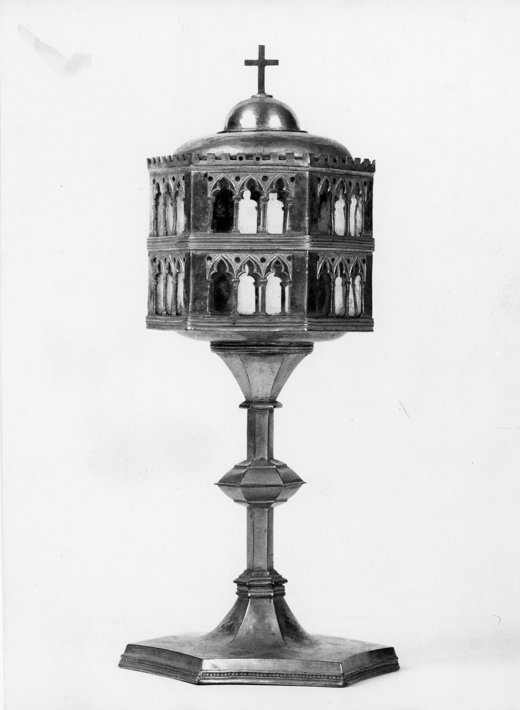 reliquiario architettonico - a tempietto - manifattura fiorentina (fine/ inizio XIV/ XV)