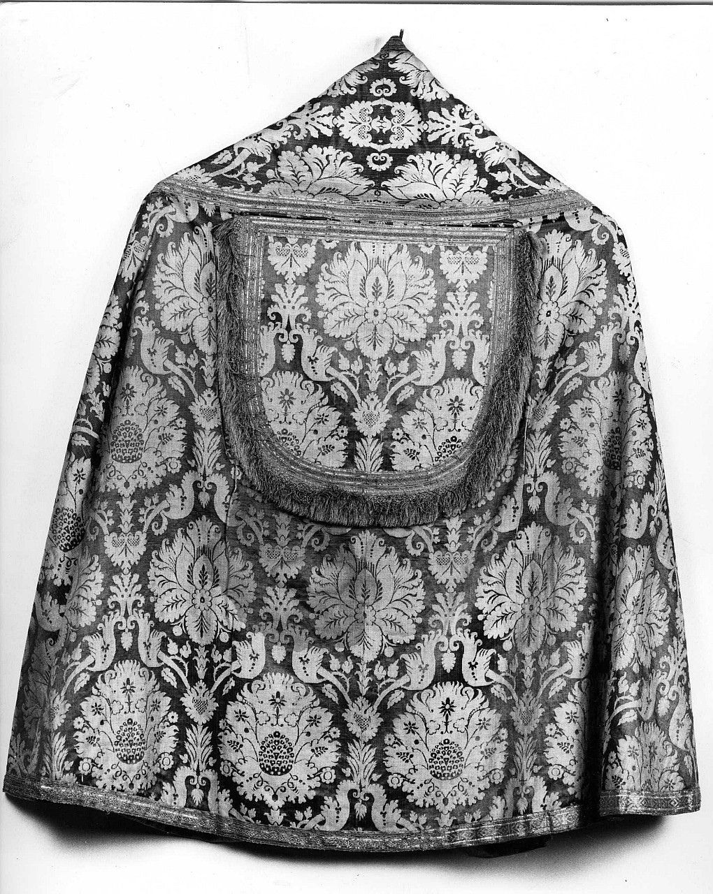 piviale - manifattura fiorentina (secc. XVII/ XVIII)