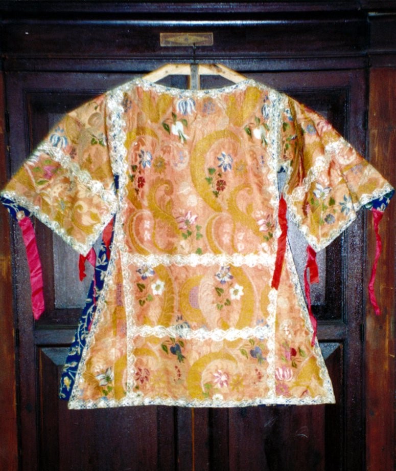 motivi floreali, motivi a piccola losanga e circoletti, gallone a ventaglio (dalmatica, elemento d'insieme) - ambito italo-francese (secondo quarto XVIII)