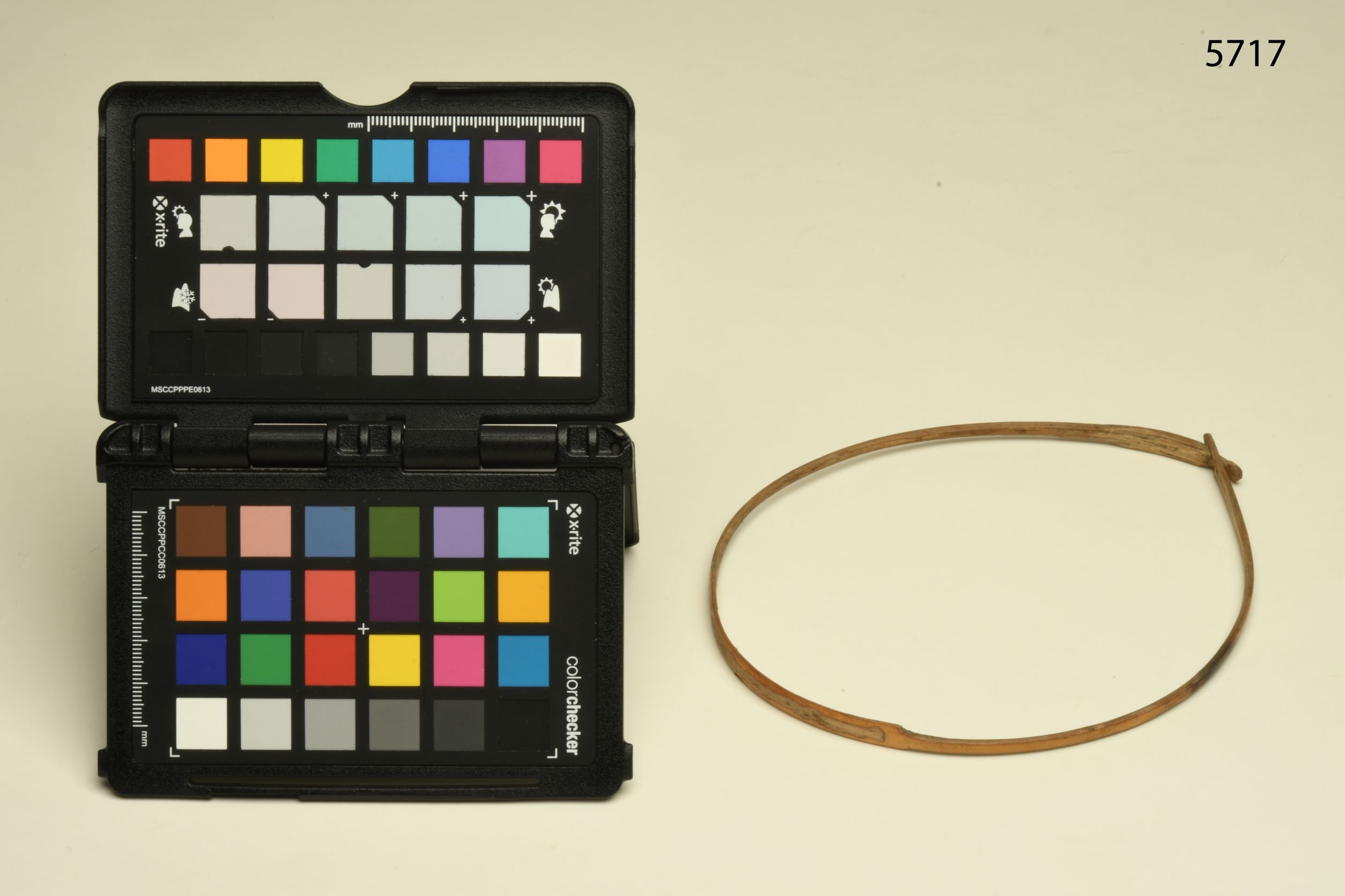 Ornamento, ABBIGLIAMENTO E ORNAMENTI DEL CORPO/ GIOIELLI E MONILI - cultura di Nias