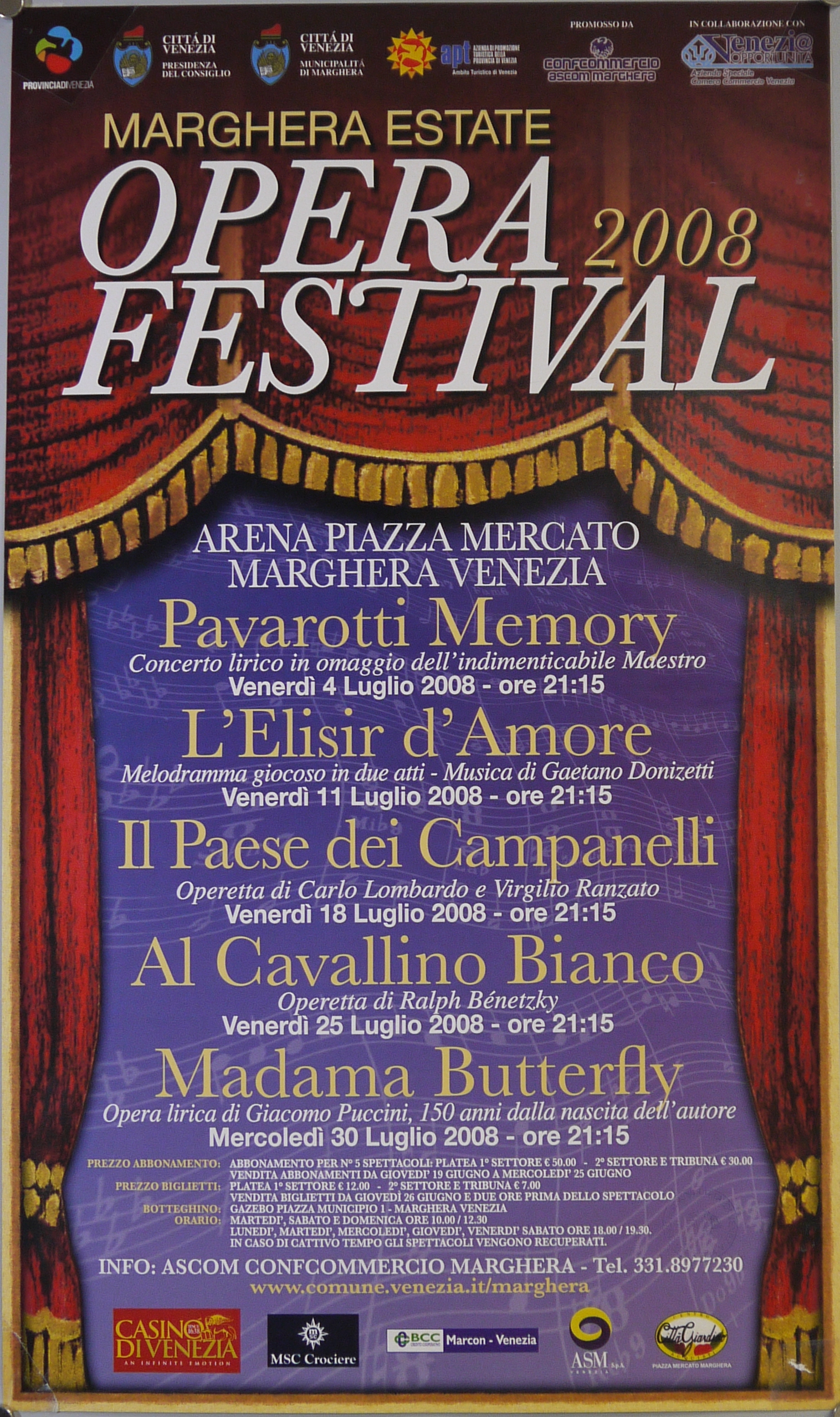 Sipario teatrale aperto su fondo blu-viola con partitura musicale in negativo (locandina) - ambito veneto (inizio XXI)